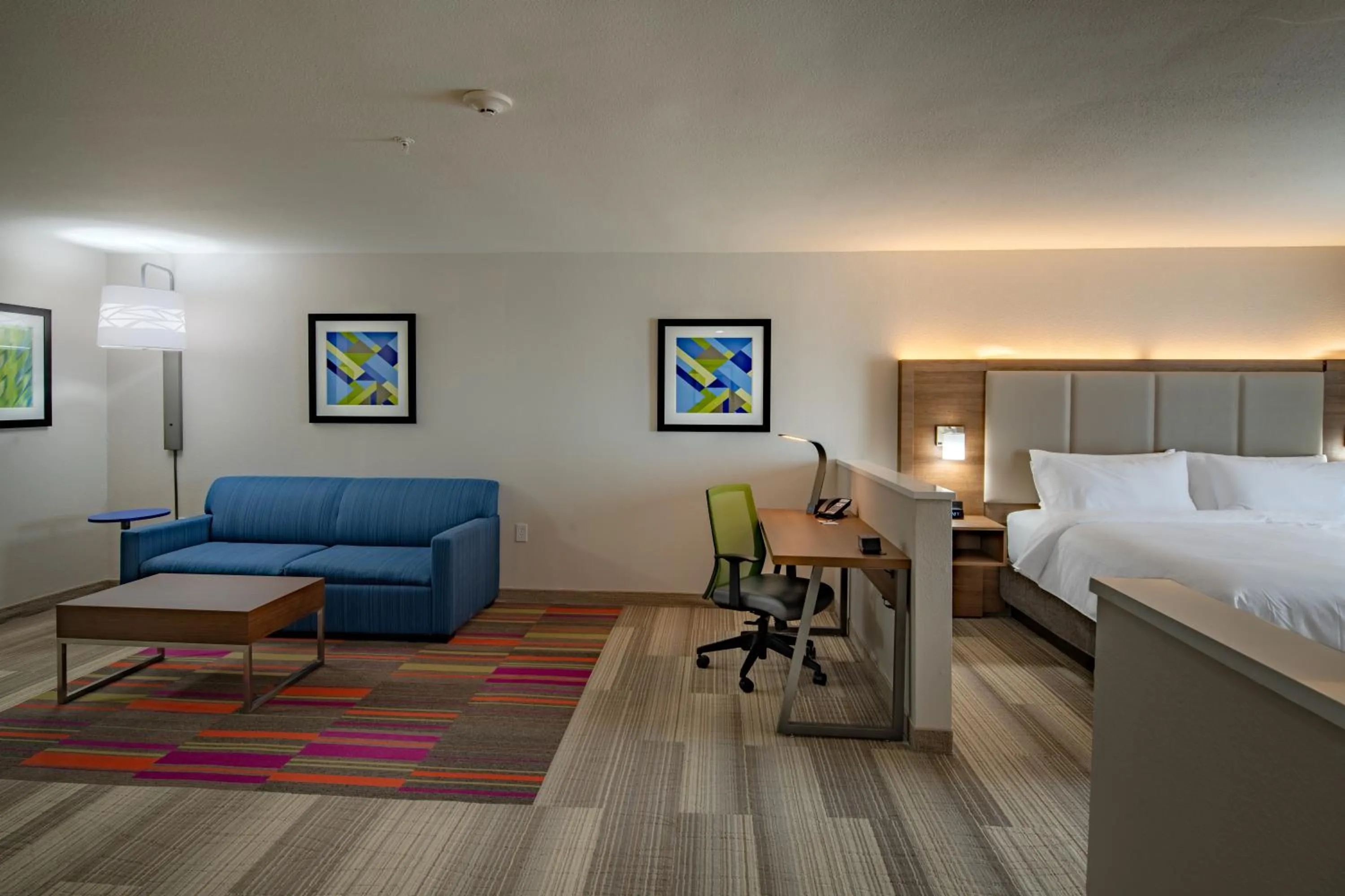 Seating area in Holiday Inn Express & Suites N Waco Area - West by IHG