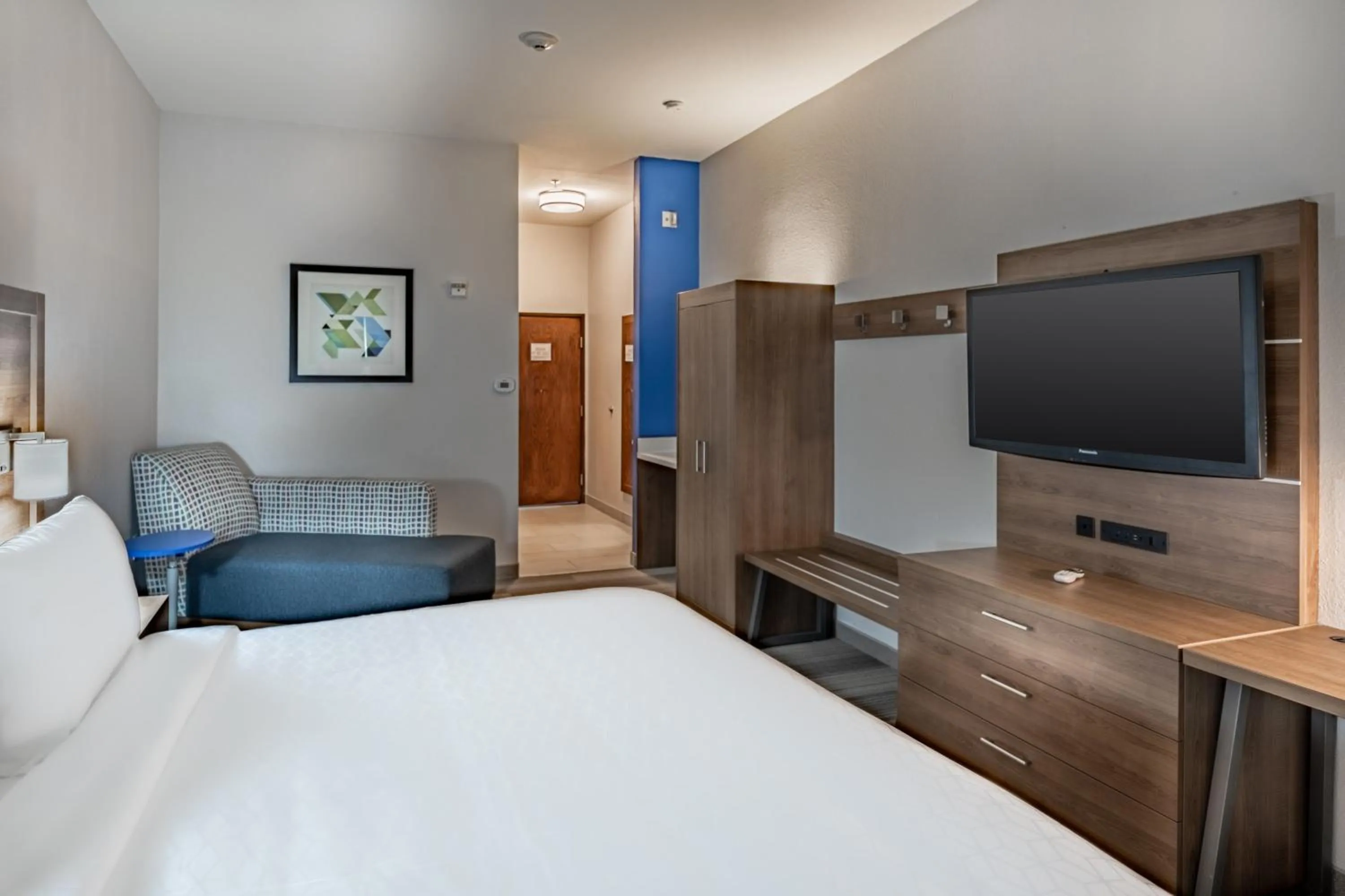 Photo of the whole room in Holiday Inn Express & Suites N Waco Area - West by IHG