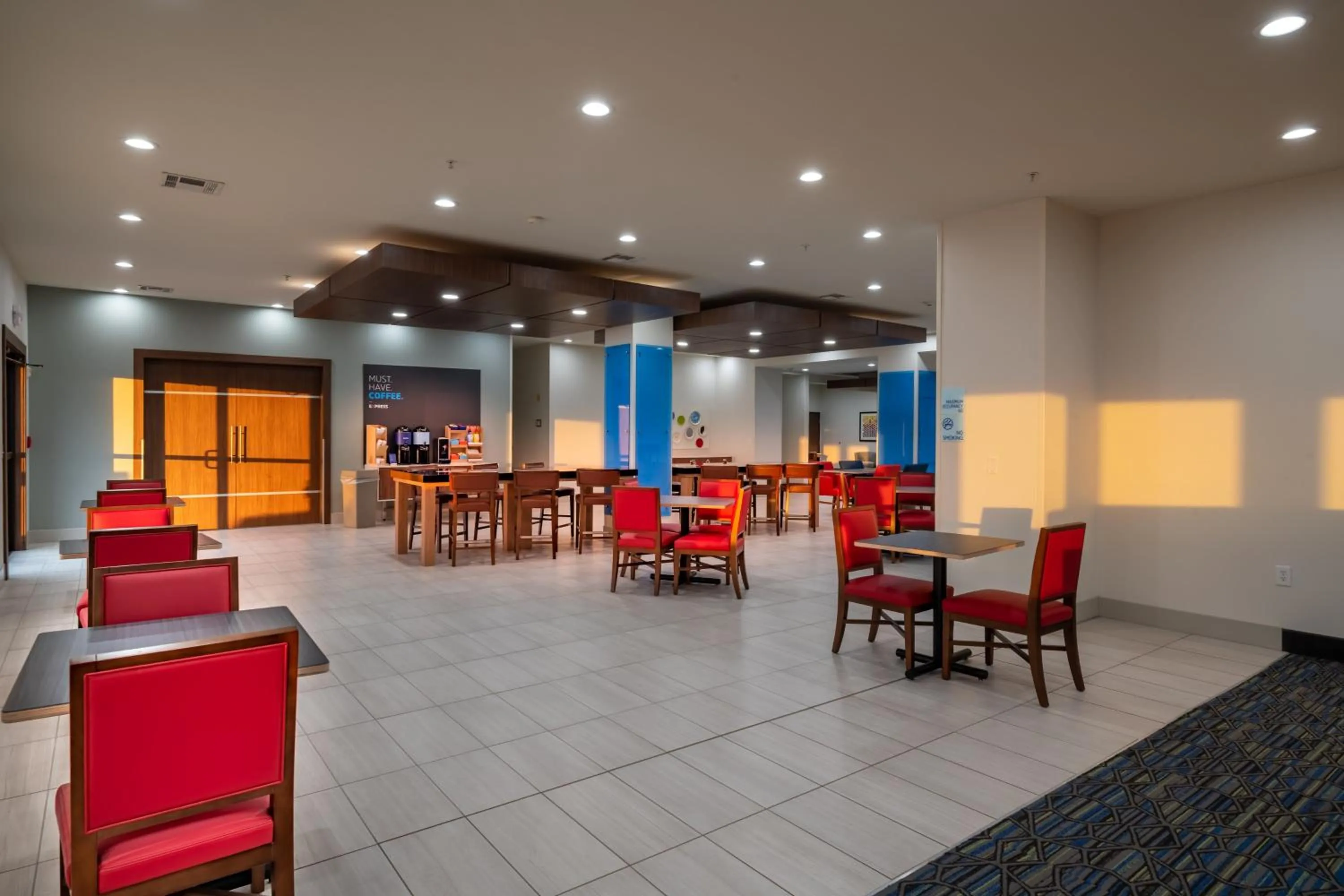 Breakfast in Holiday Inn Express & Suites N Waco Area - West by IHG