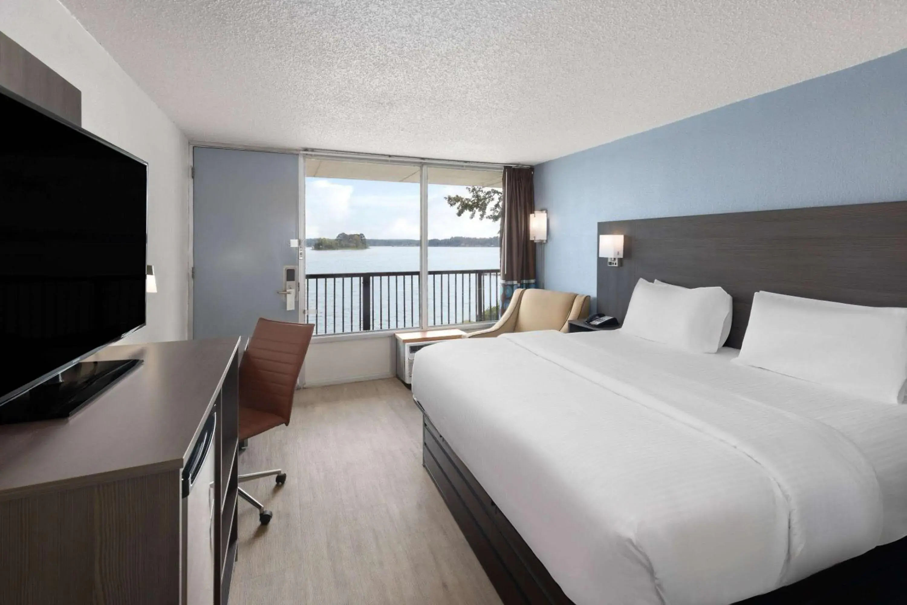 King Room - Non-Smoking in Super 8 by Wyndham Riverside AL King Room - Non-Smoking in Super 8 by Wyndham Riverside AL