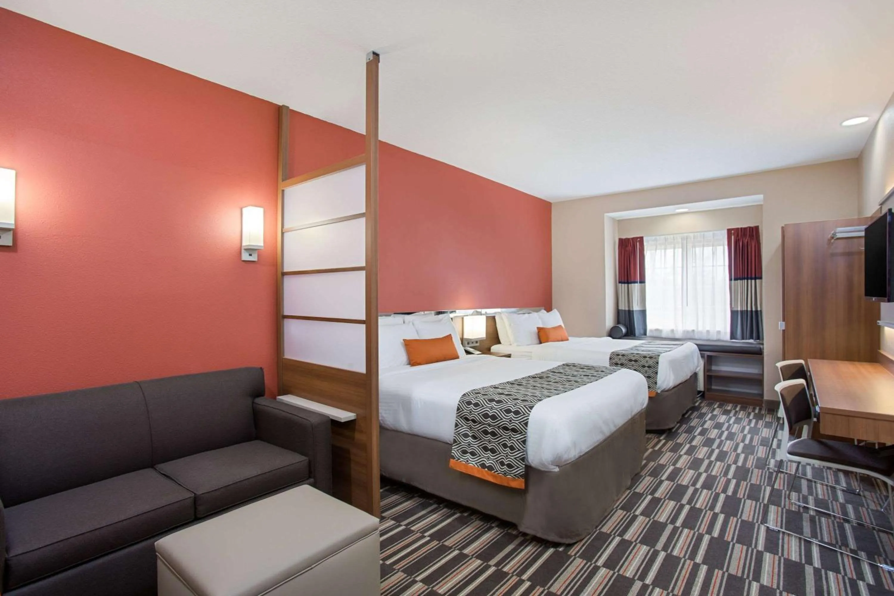 Photo of the whole room, Bed in Microtel Inn & Suites by Wyndham Walterboro