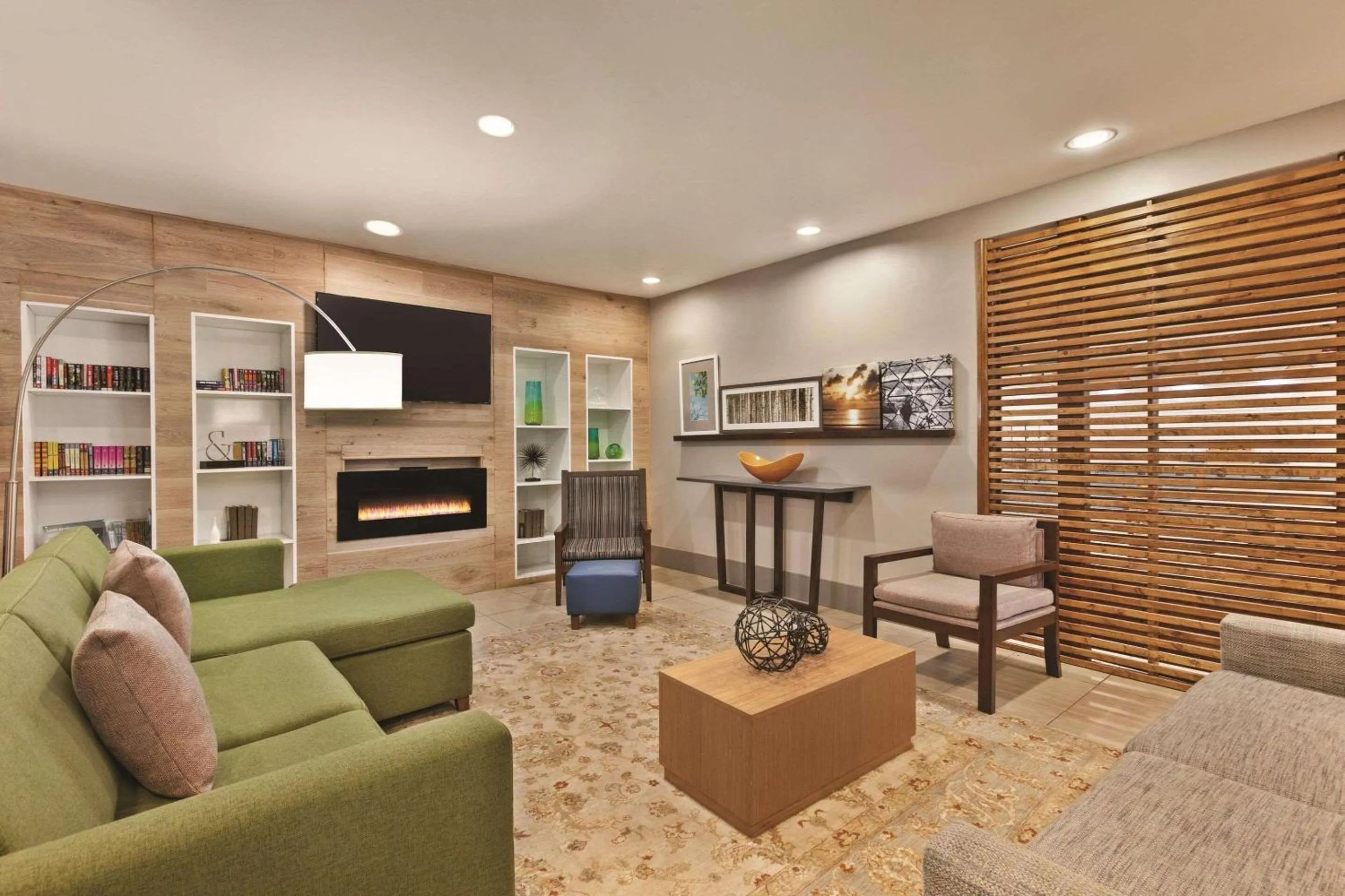 Lobby or reception in Country Inn & Suites by Radisson, Petersburg, VA