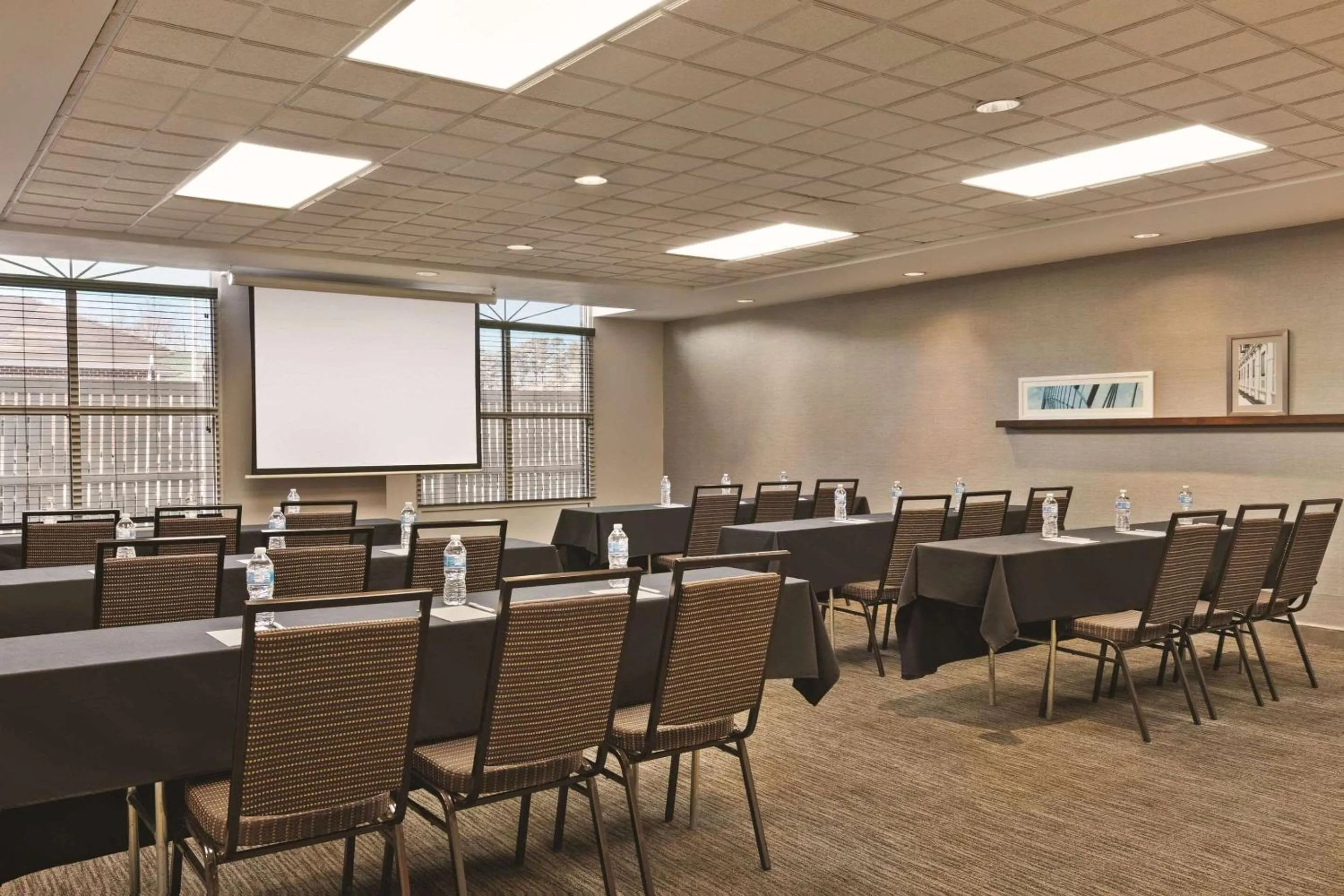 Meeting/conference room in Country Inn & Suites by Radisson, Petersburg, VA