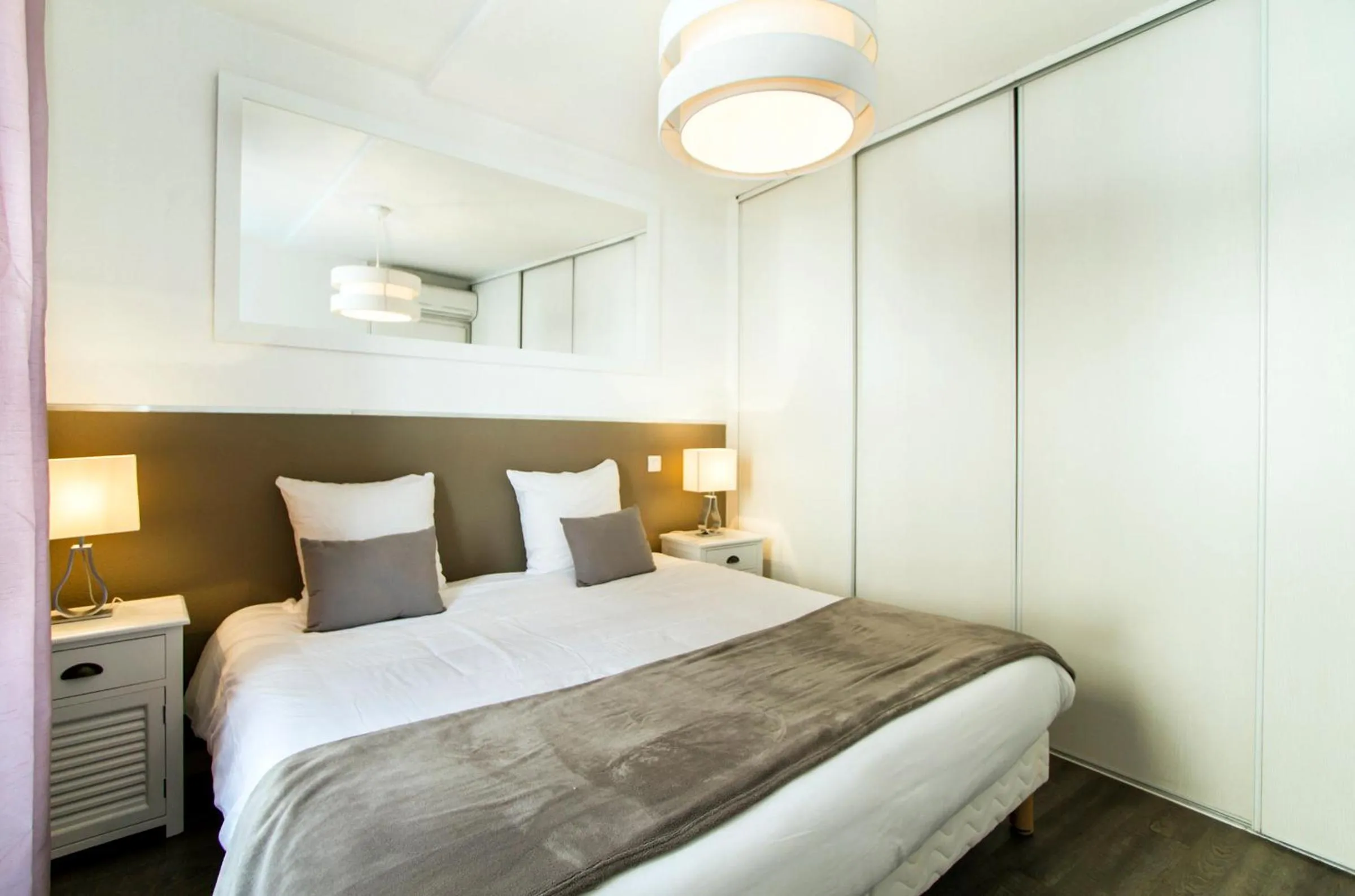 Bed in Florella République Apartment