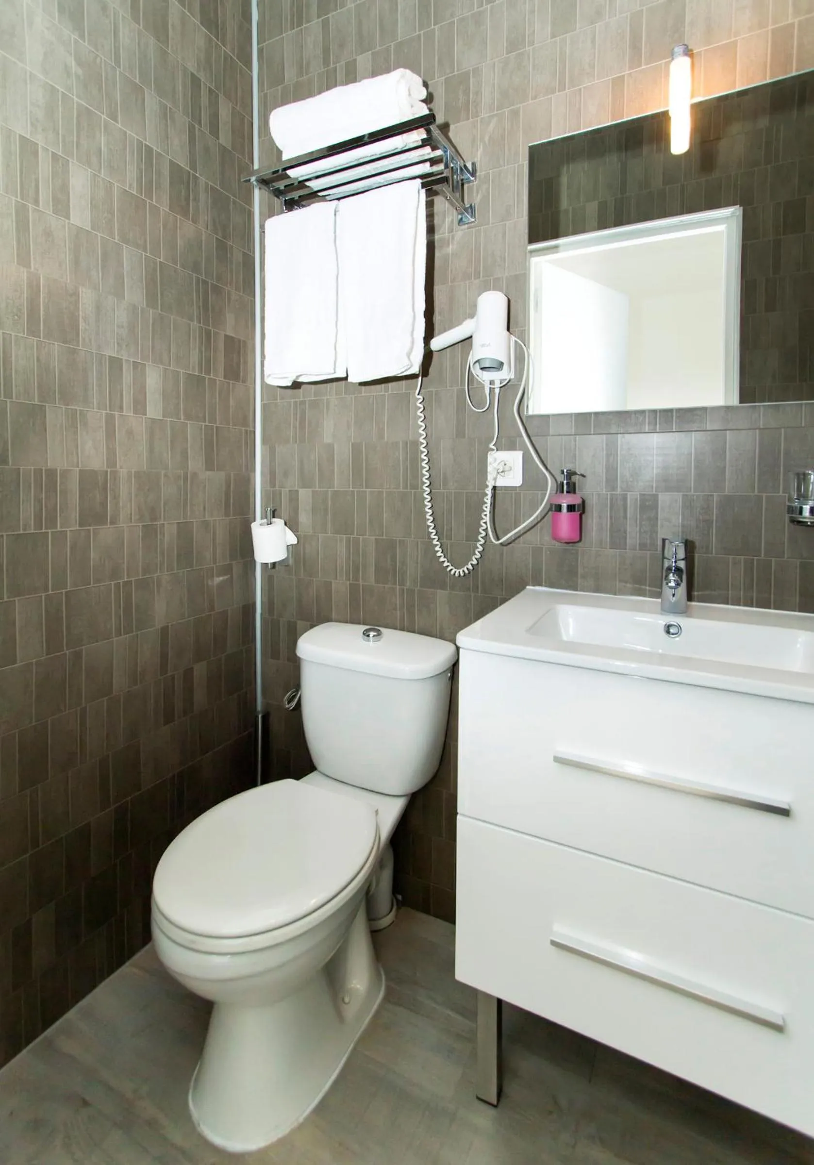 Toilet in Florella République Apartment