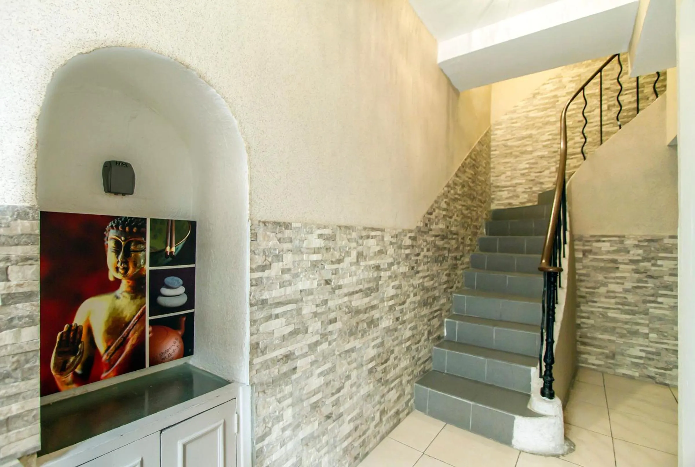 Decorative detail in Florella République Apartment