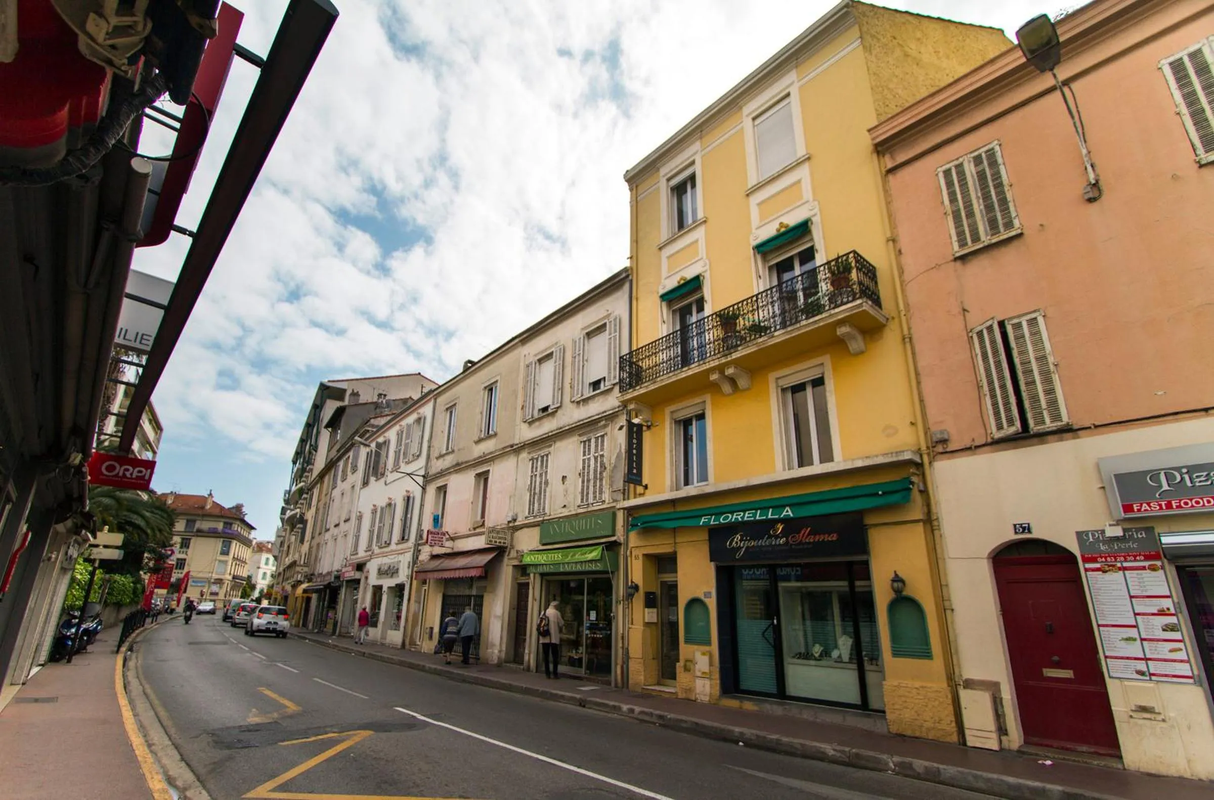 Neighbourhood in Florella République Apartment