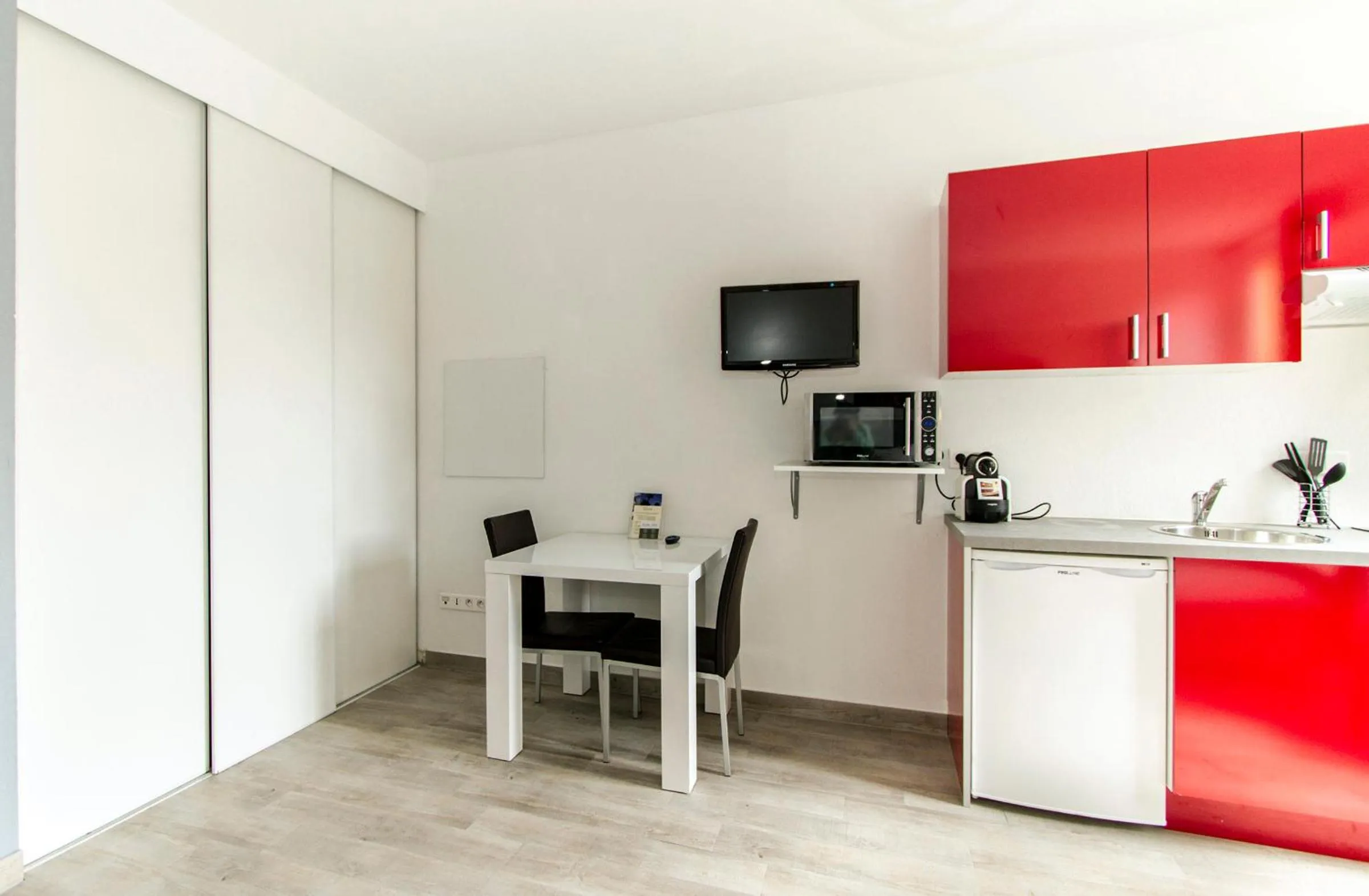 Dining area in Florella République Apartment