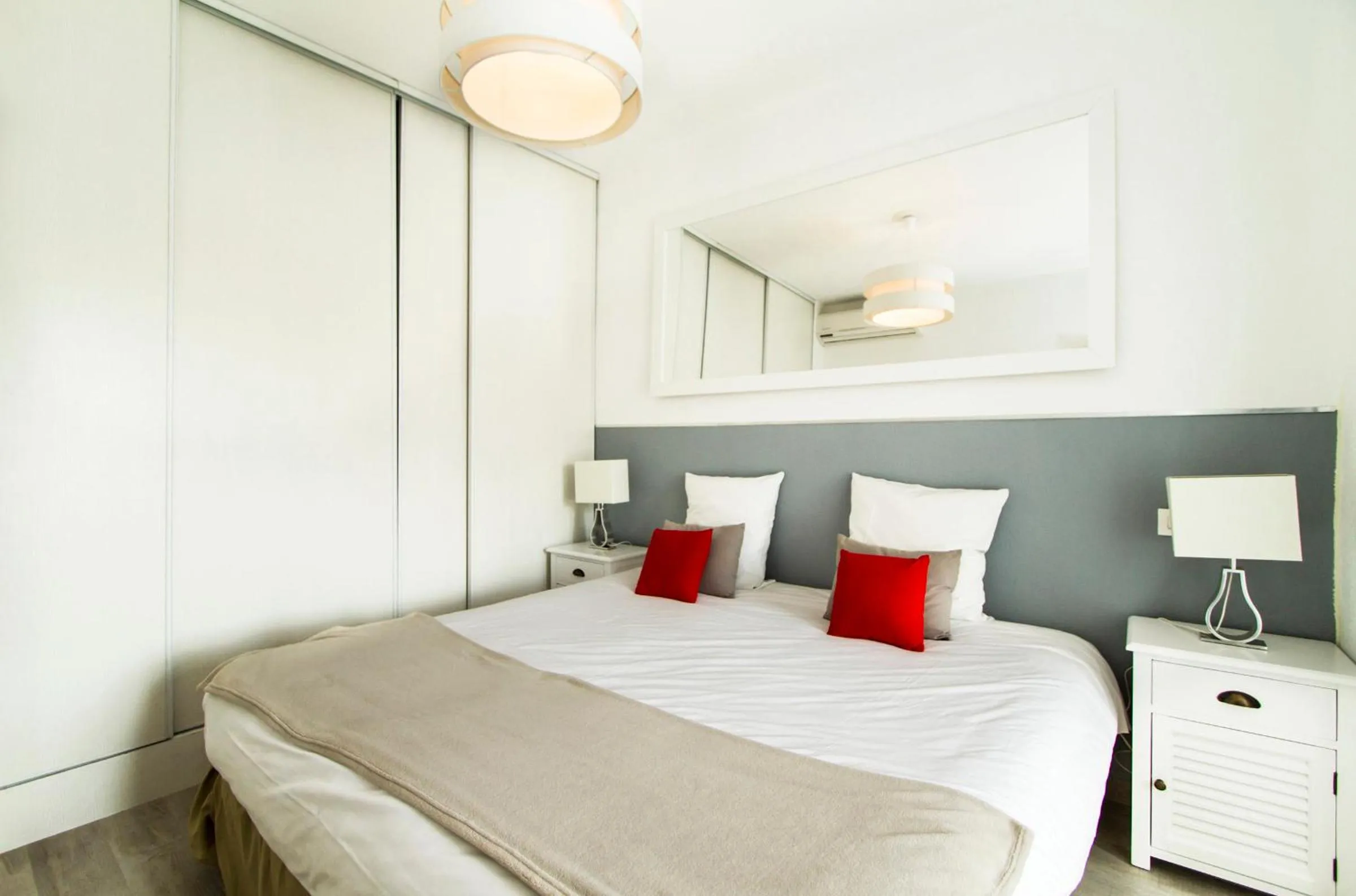 Bed in Florella République Apartment