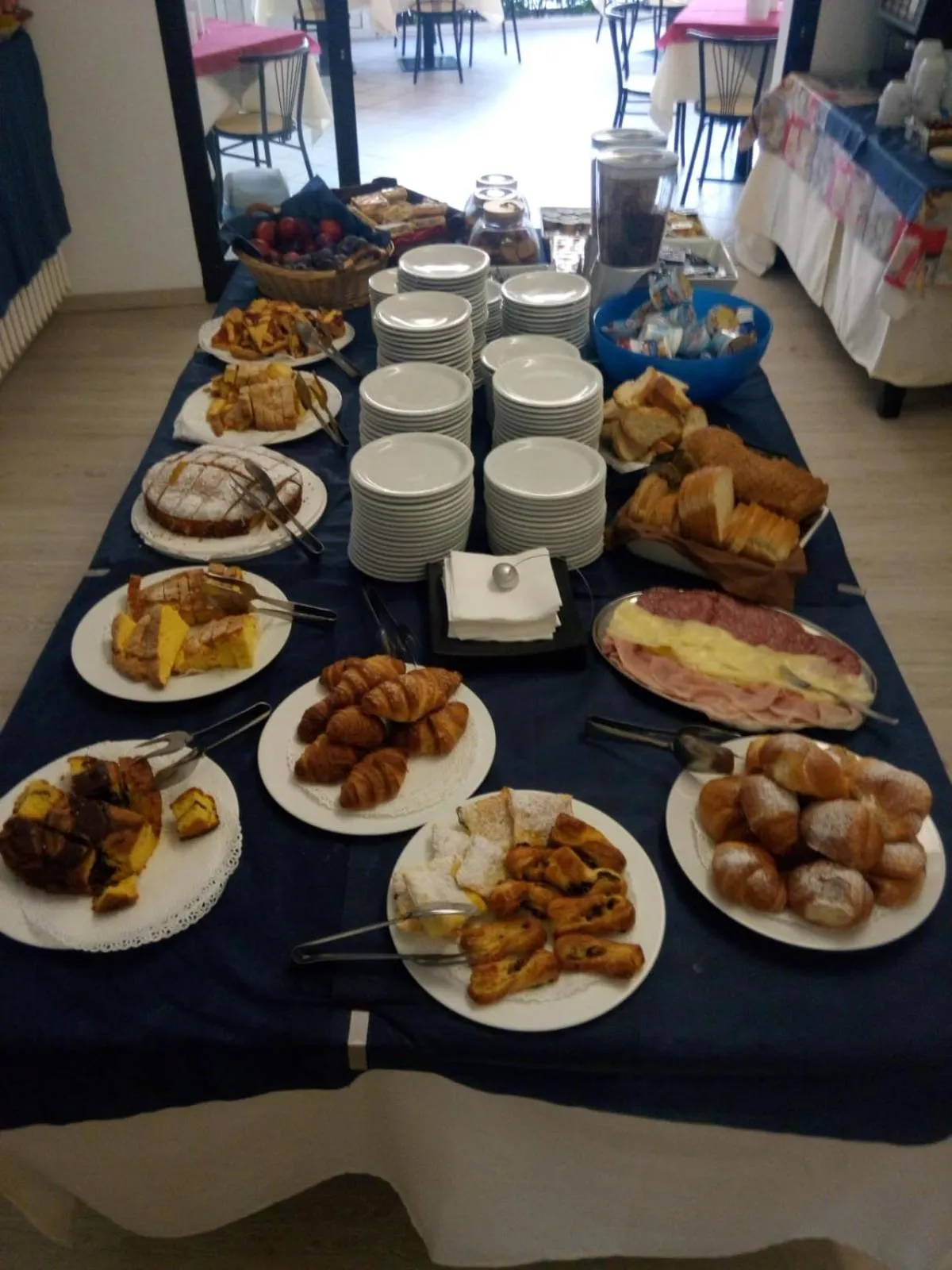 Food and drinks in HOTEL OTELLO