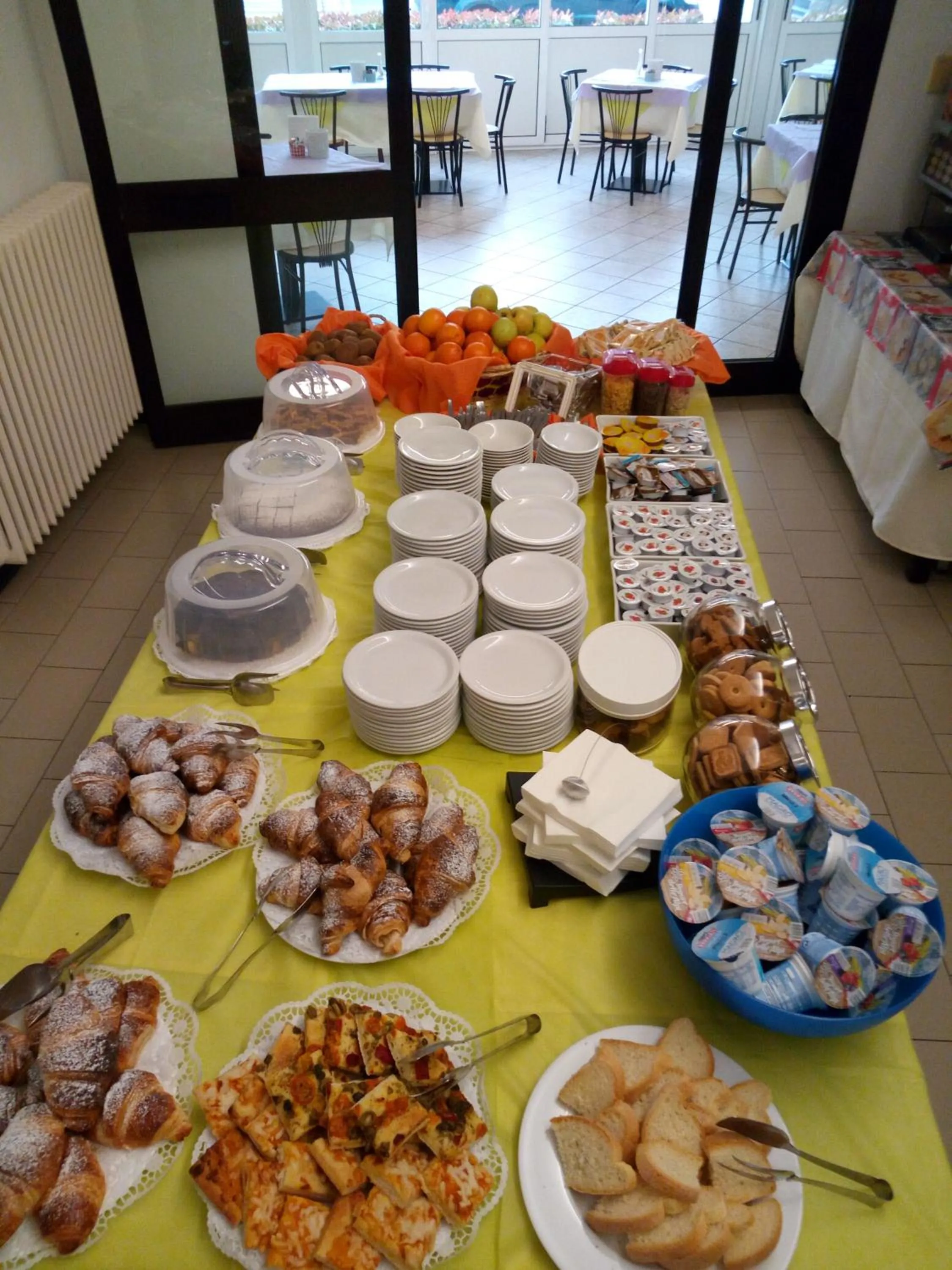 Food and drinks in HOTEL OTELLO