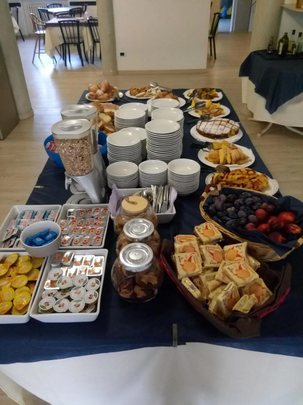 Food and drinks in HOTEL OTELLO