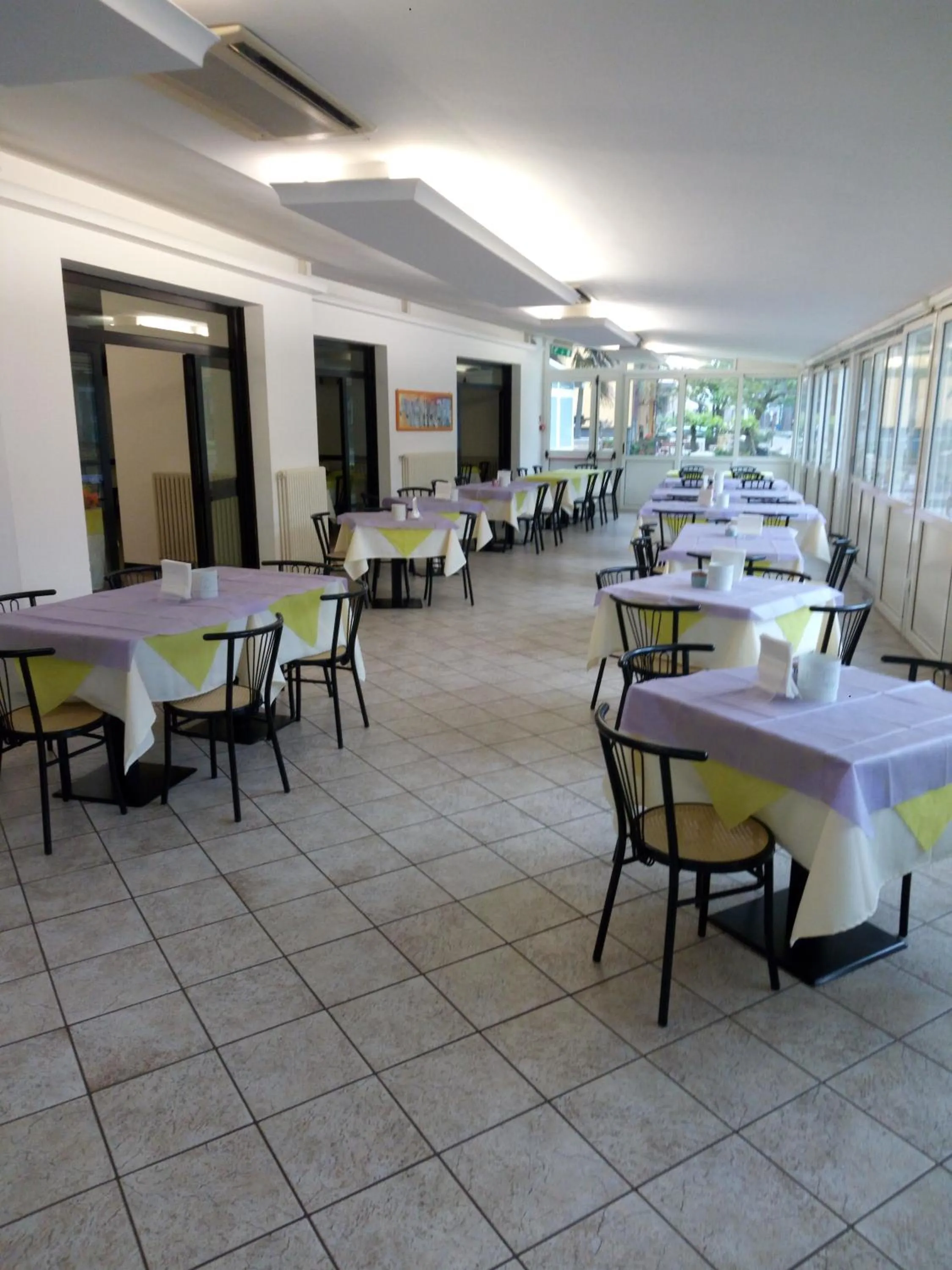 Restaurant/places to eat in HOTEL OTELLO