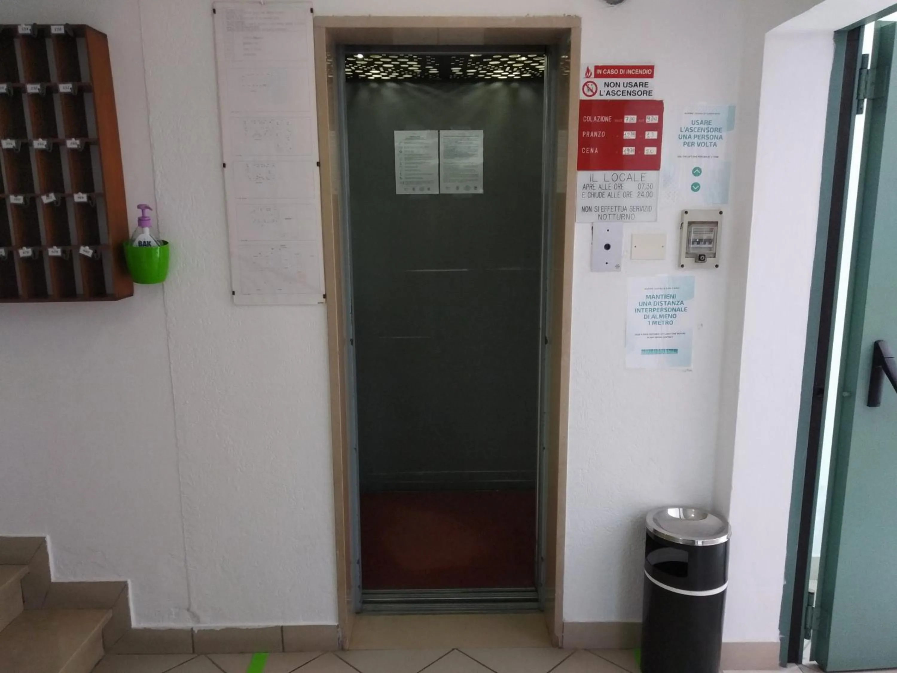 elevator in HOTEL OTELLO