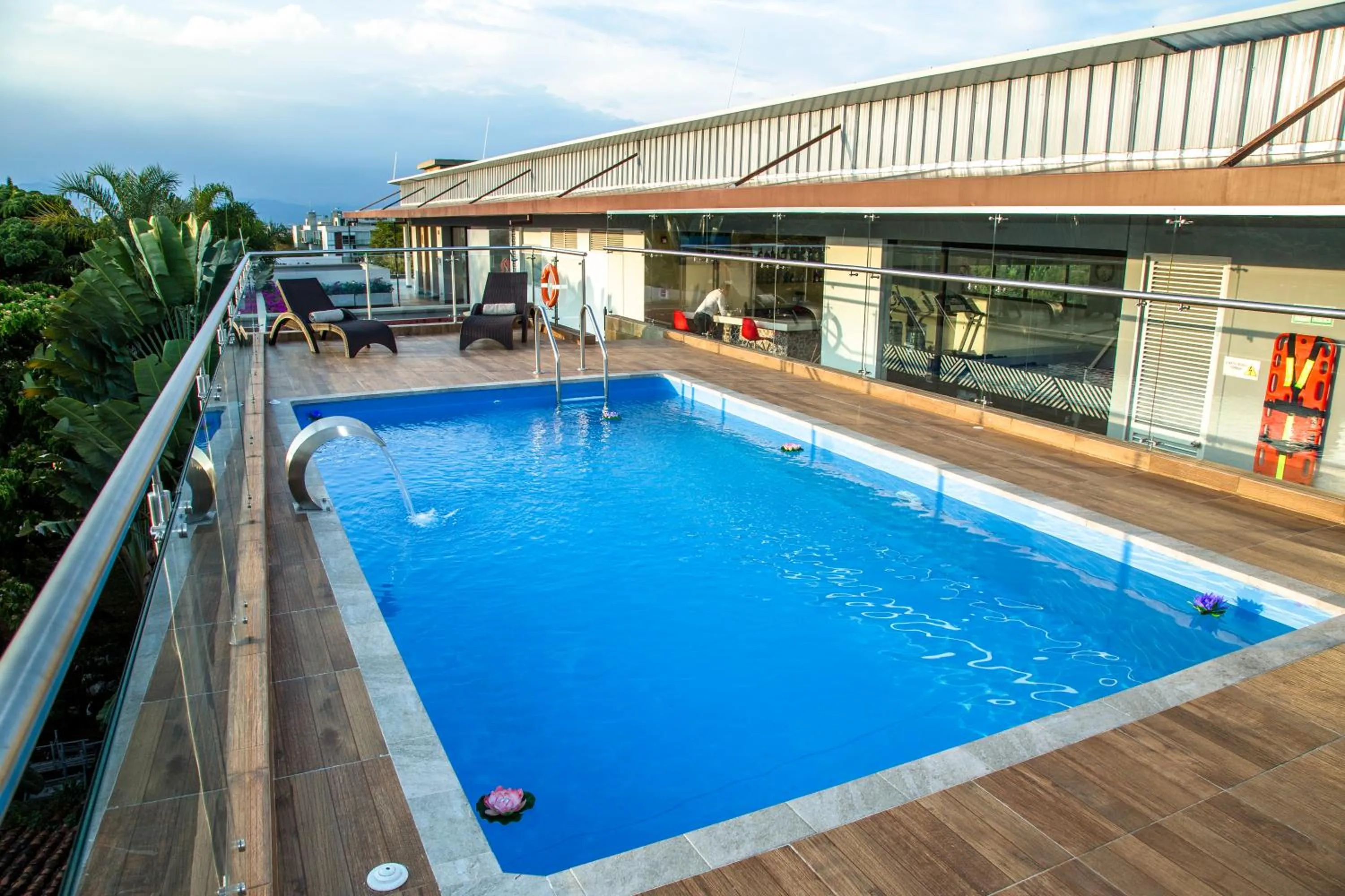 Swimming pool in Hotel Pance 122 Wellness Spa