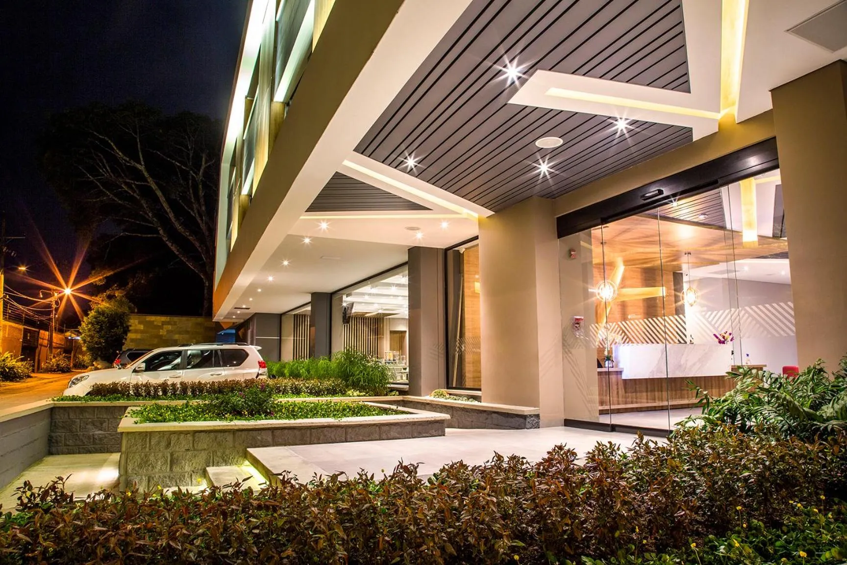 Facade/entrance in Hotel Pance 122 Wellness Spa