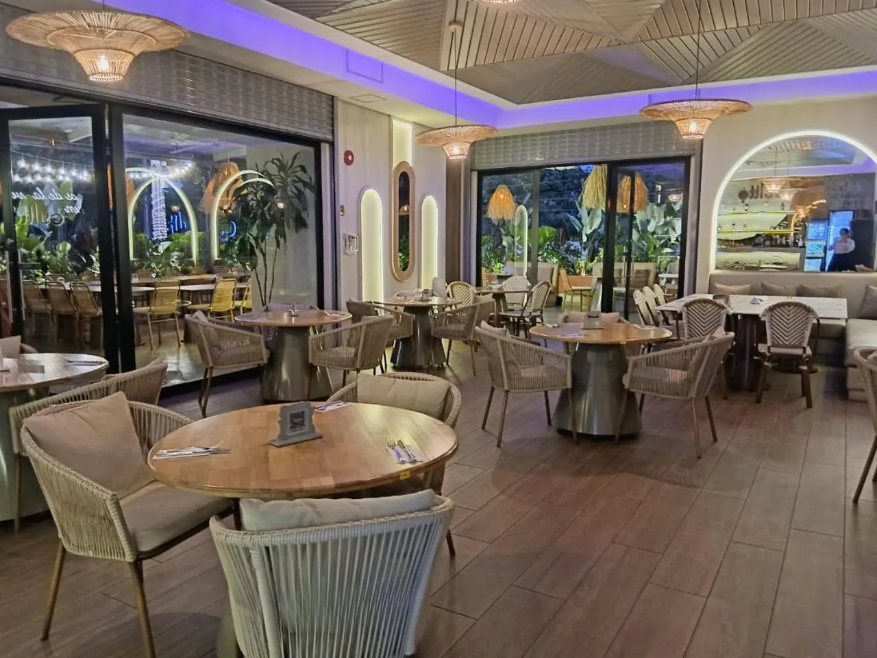 Restaurant/places to eat in Hotel Pance 122 Wellness Spa