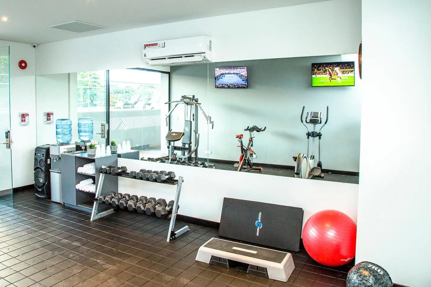 Fitness centre/facilities in Hotel Pance 122 Wellness Spa