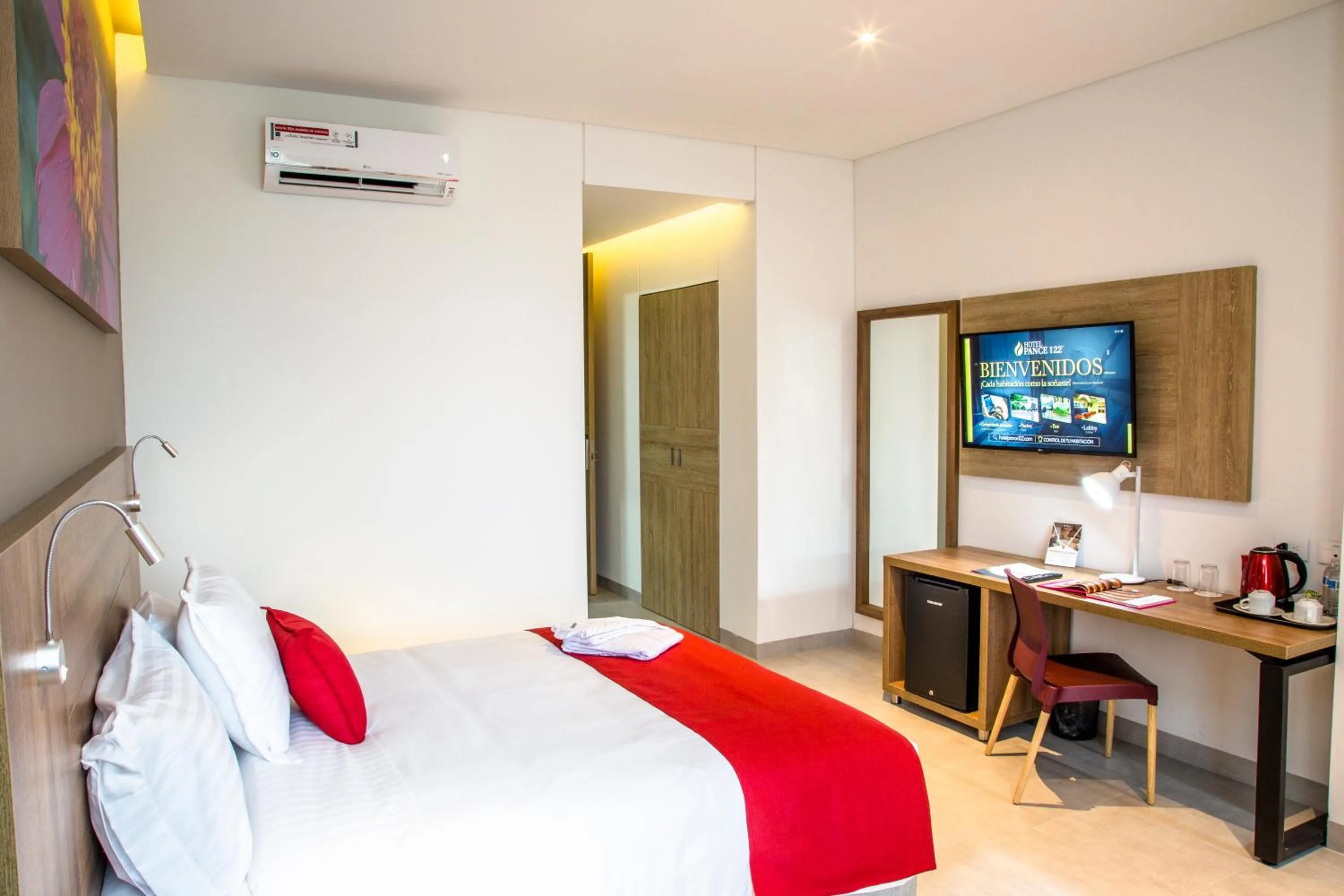 Property building, Bed in Hotel Pance 122 Wellness Spa