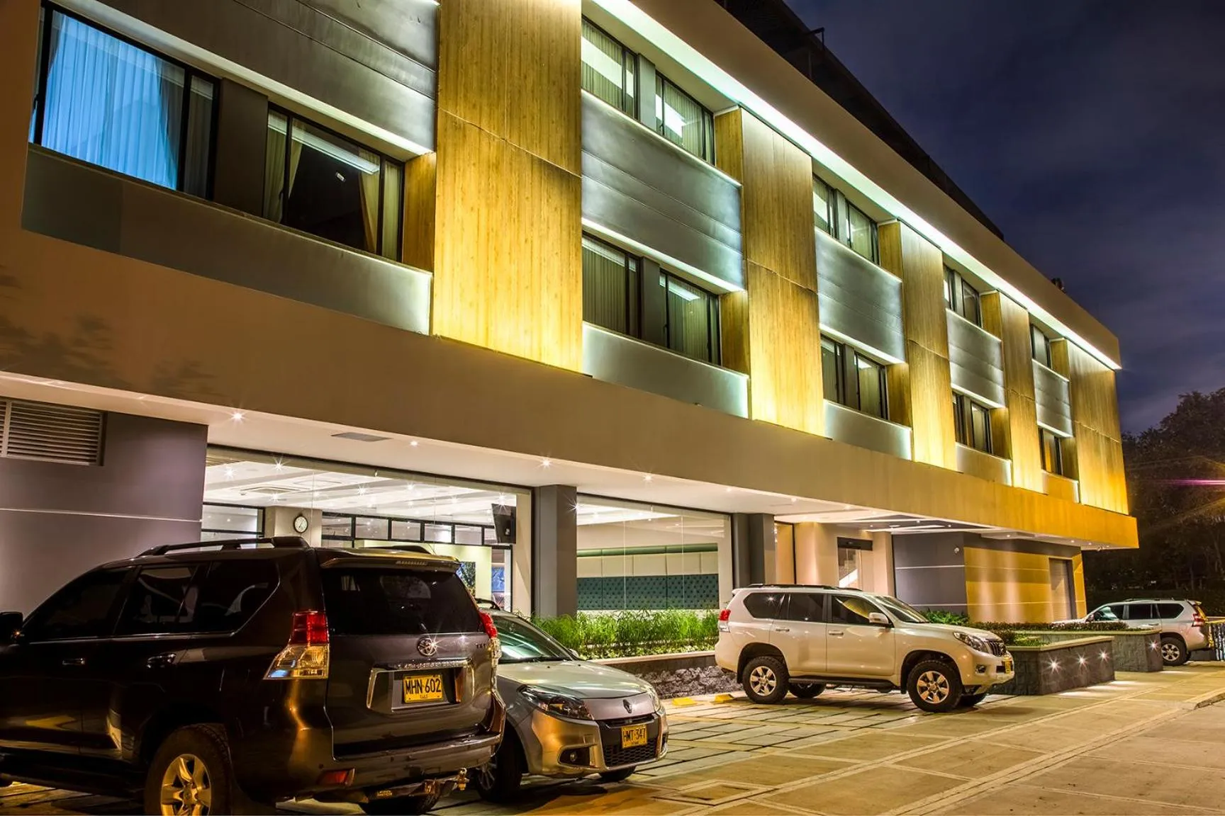 Property building in Hotel Pance 122 Wellness Spa