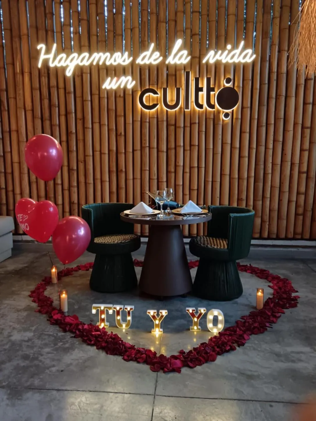 Restaurant/places to eat in Hotel Pance 122 Wellness Spa