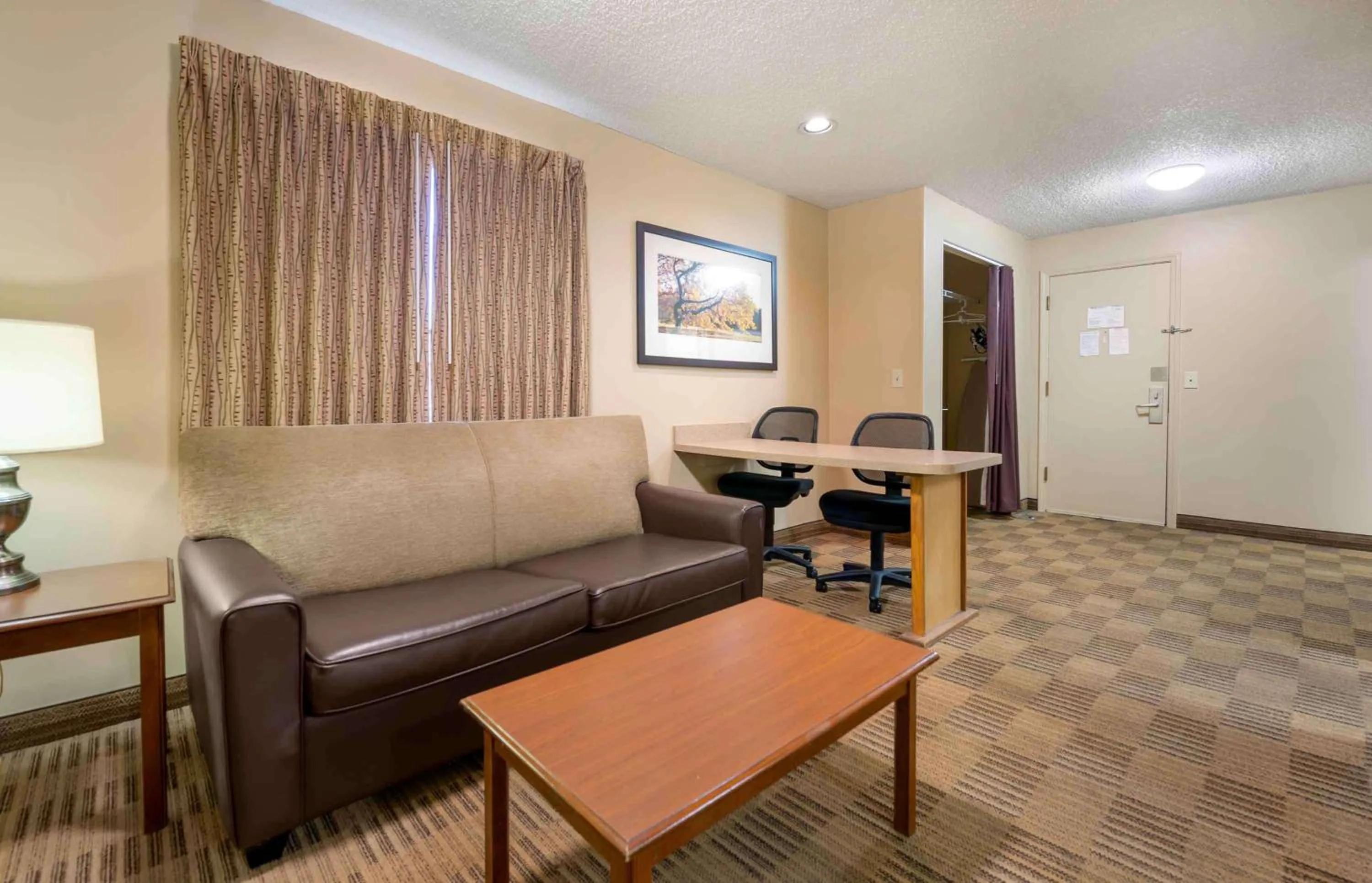 Bedroom in Extended Stay America Suites - Cleveland - Middleburg Heights