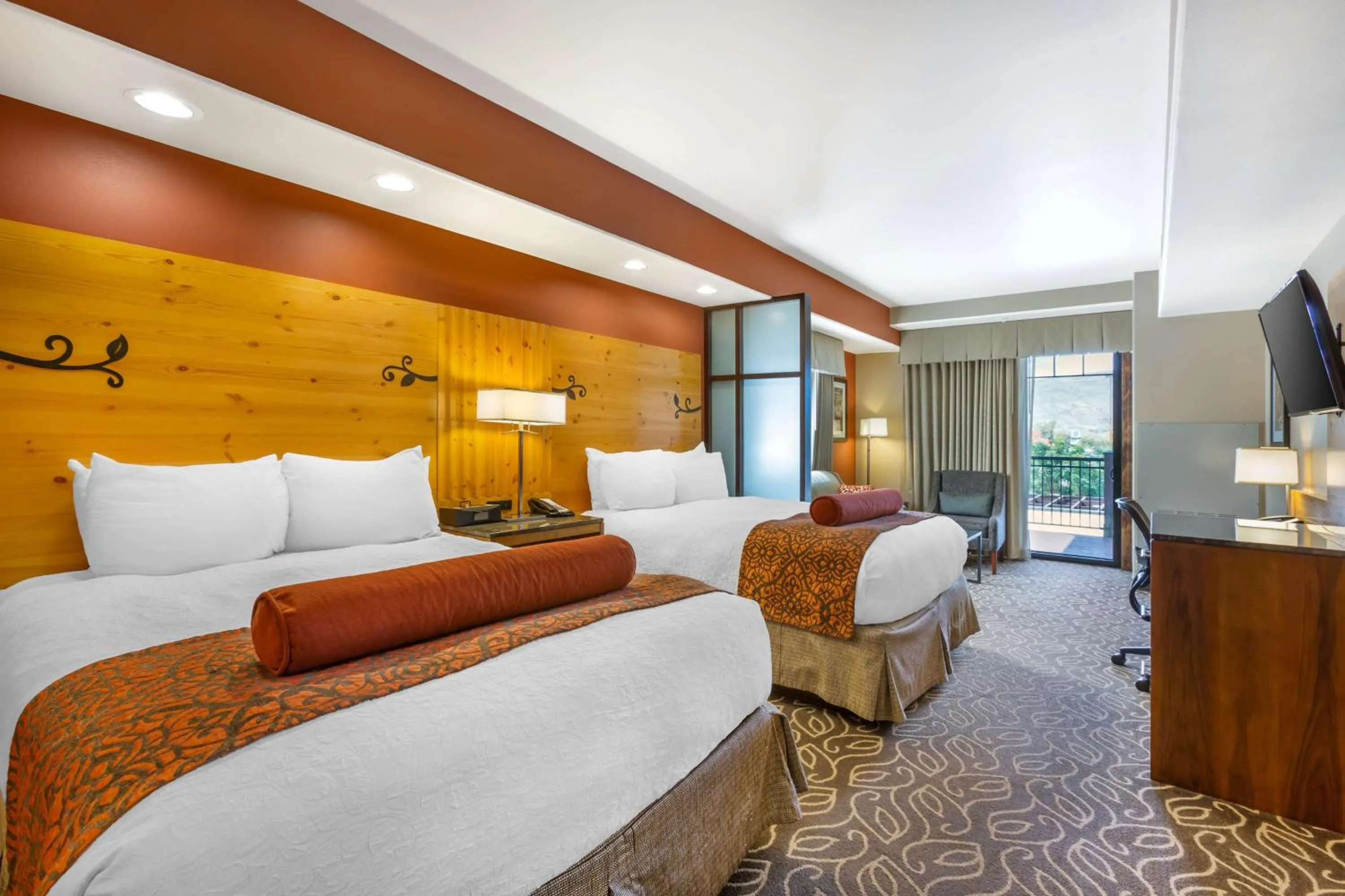 Bedroom, Bed in Best Western Premier Ivy Inn & Suites