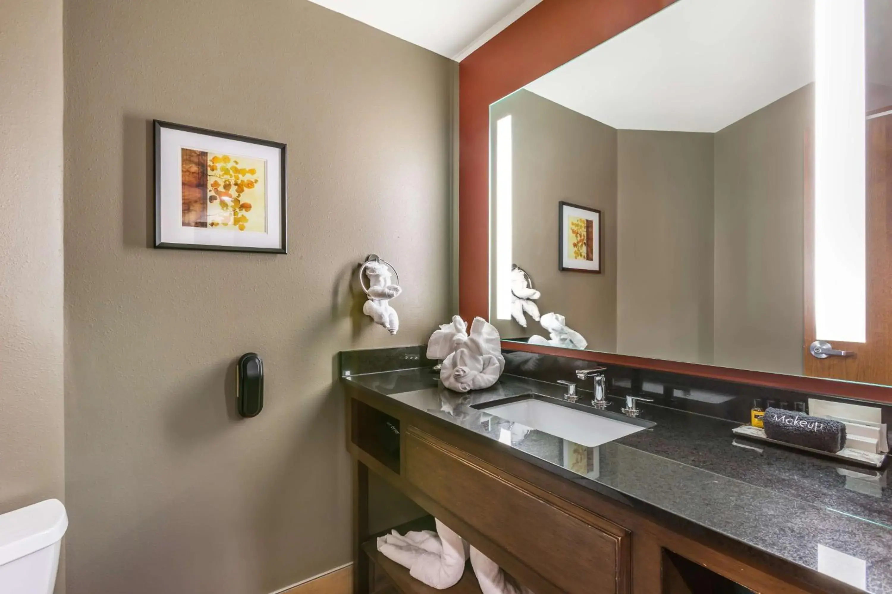 Junior King Suite with Sofa Bed and Balcony - Mountain View in Best Western Premier Ivy Inn & Suites Junior King Suite with Sofa Bed and Balcony - Mountain View in Best Western Premier Ivy Inn & Suites