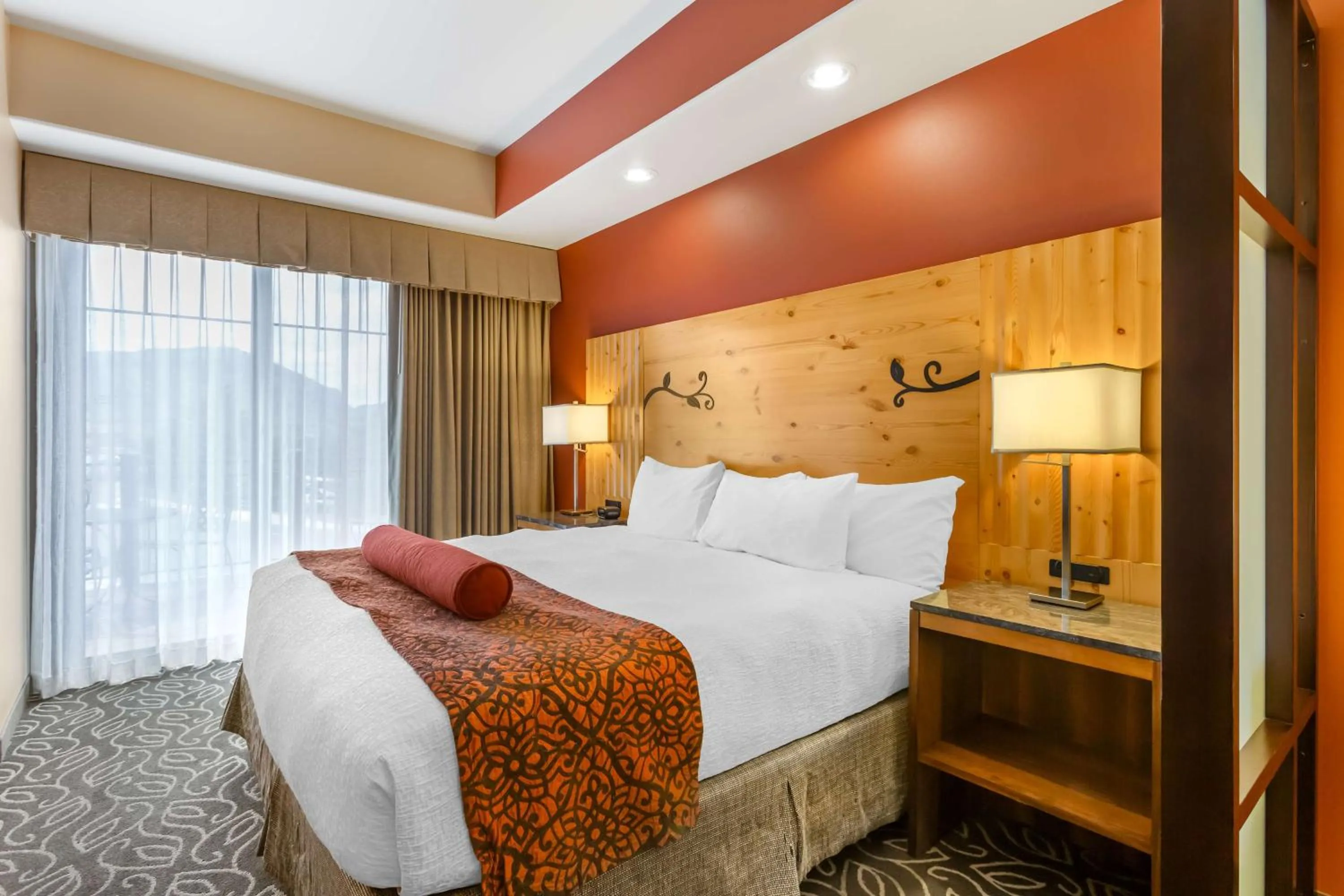 Bedroom, Bed in Best Western Premier Ivy Inn & Suites