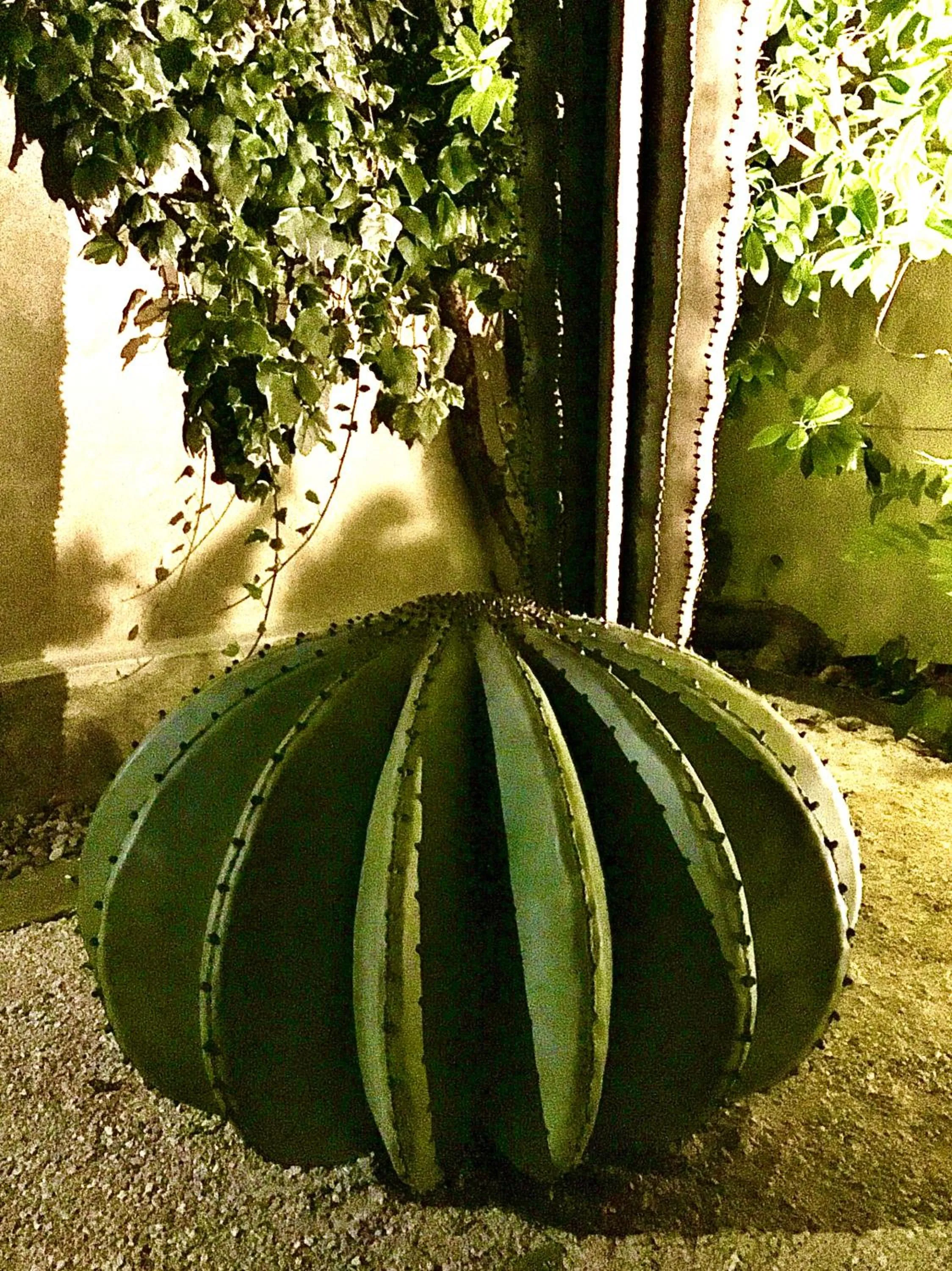 Decorative detail in Provence Km28