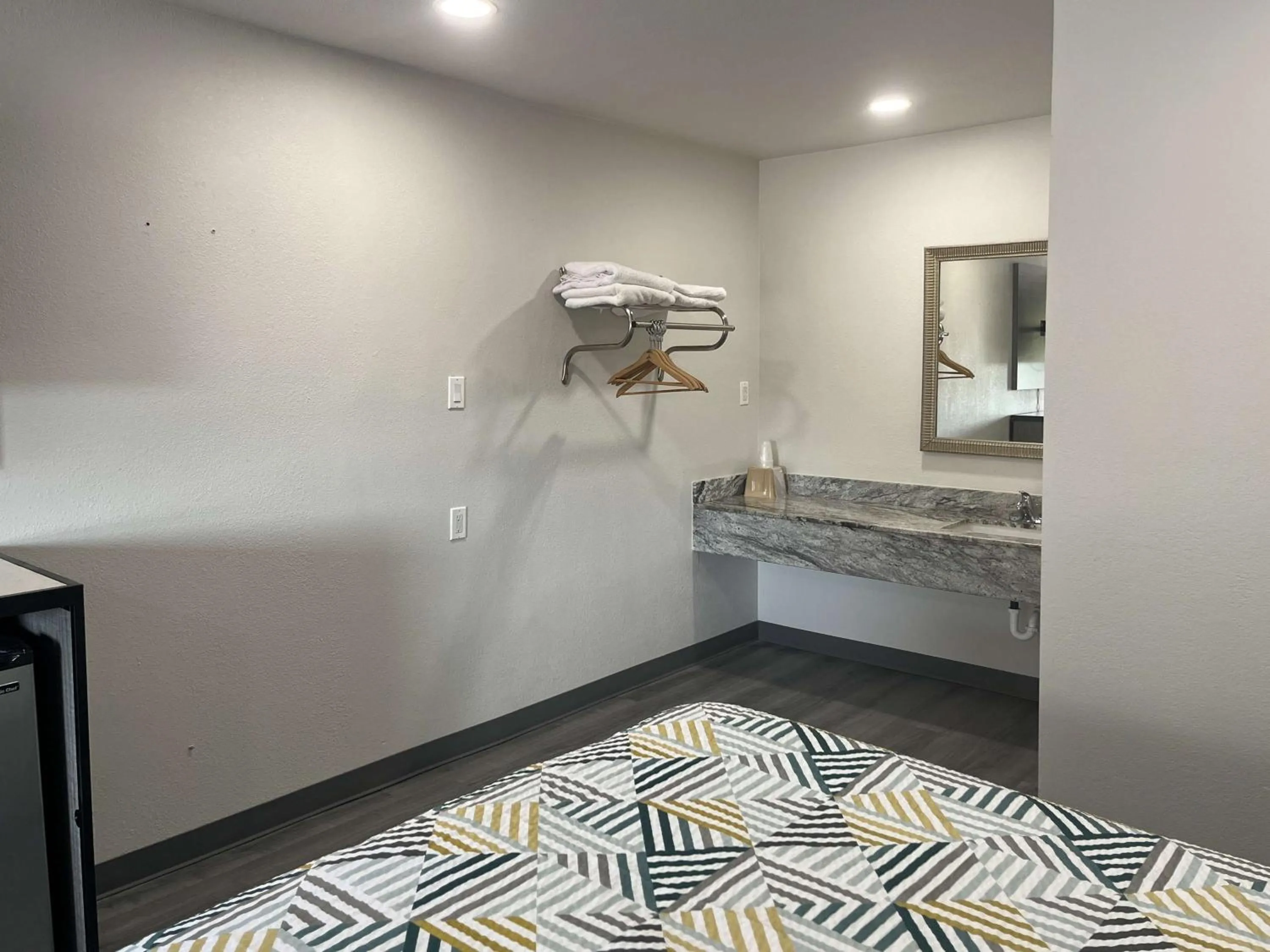 Bedroom in Motel 6 Vicksburg, MS