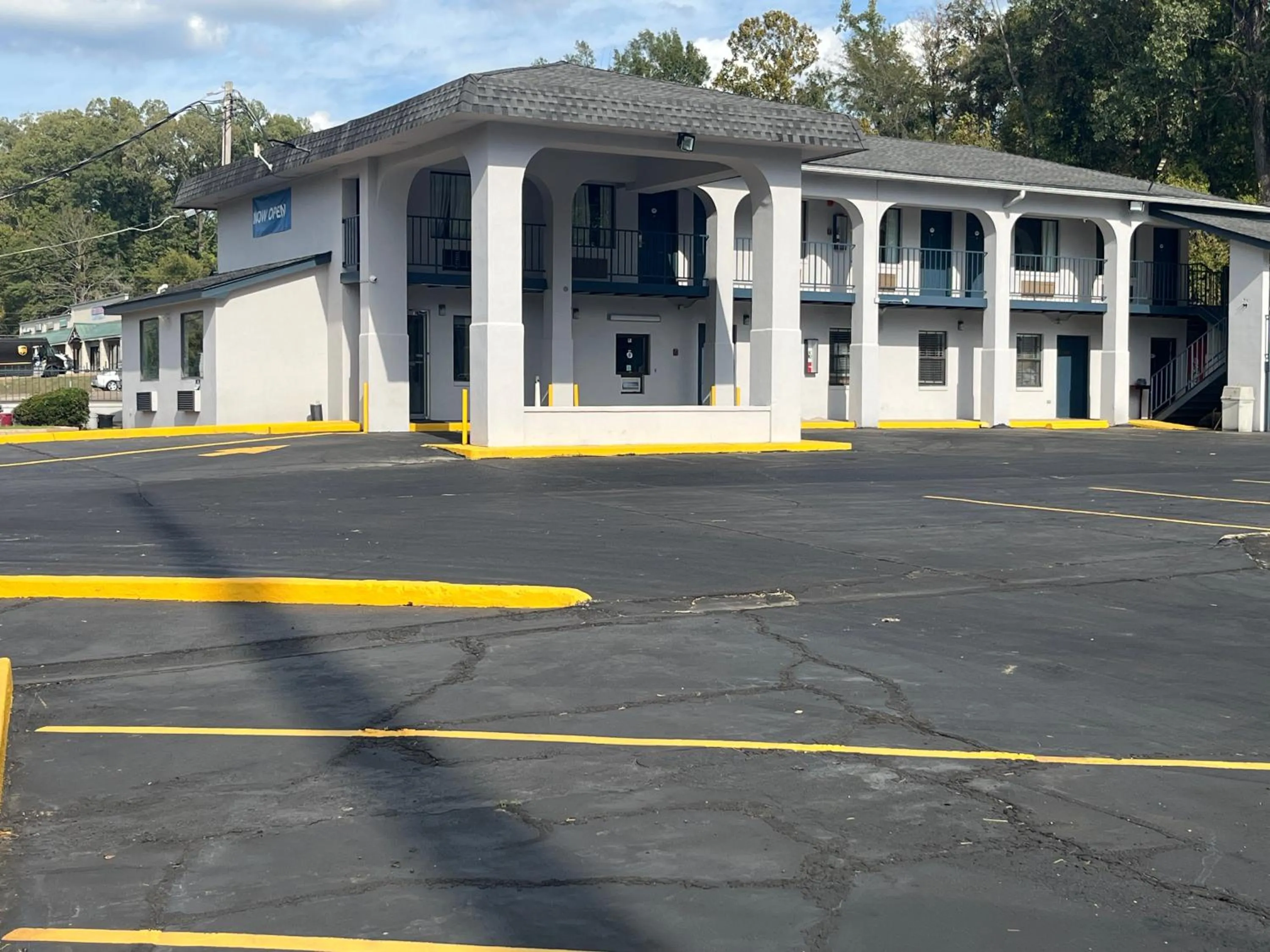 Property building in Motel 6 Vicksburg, MS