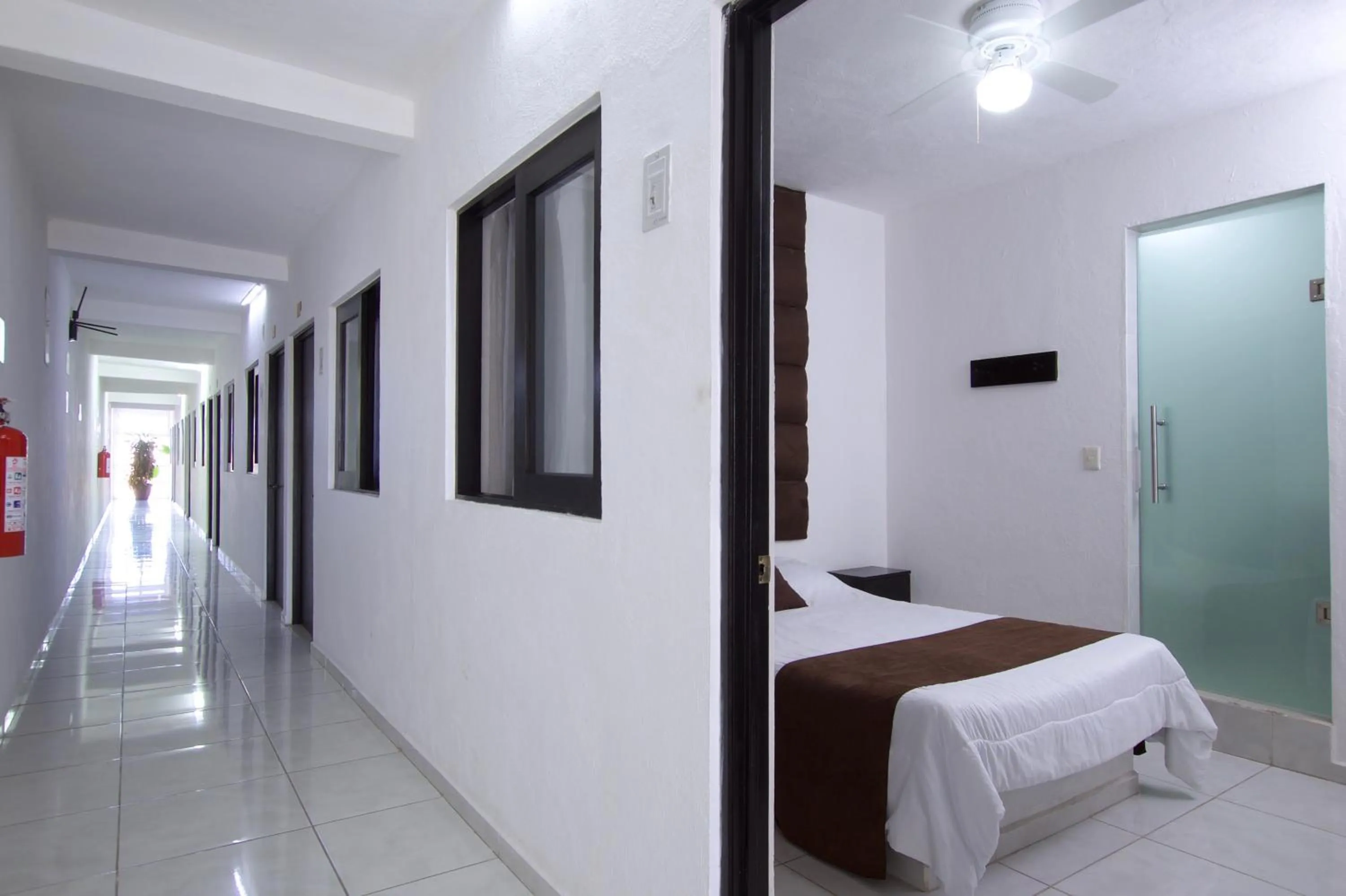 acessibility, Bed in Hotel Villa 12 TX