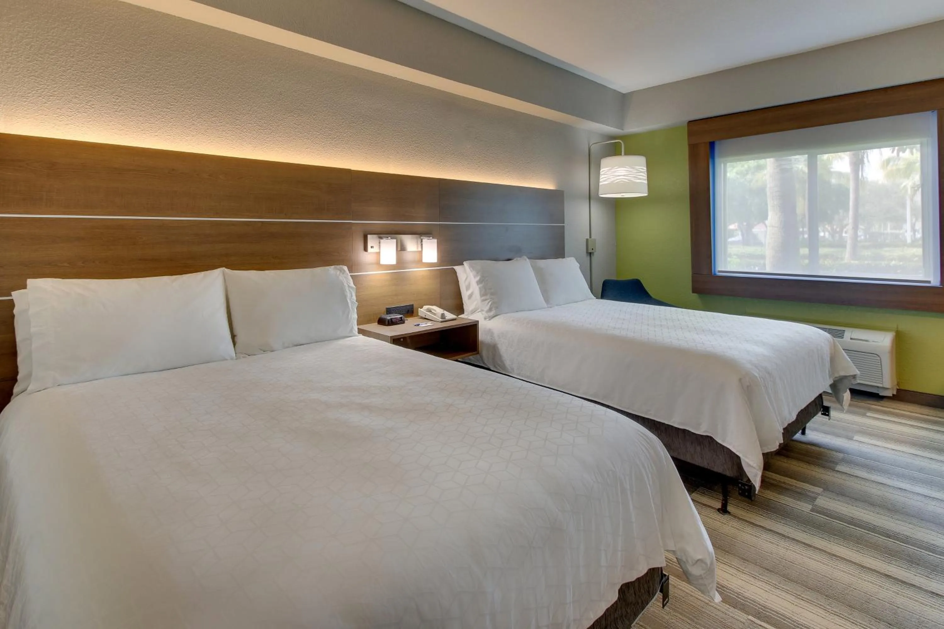 Bed in Holiday Inn Express West Palm Beach Metrocentre by IHG