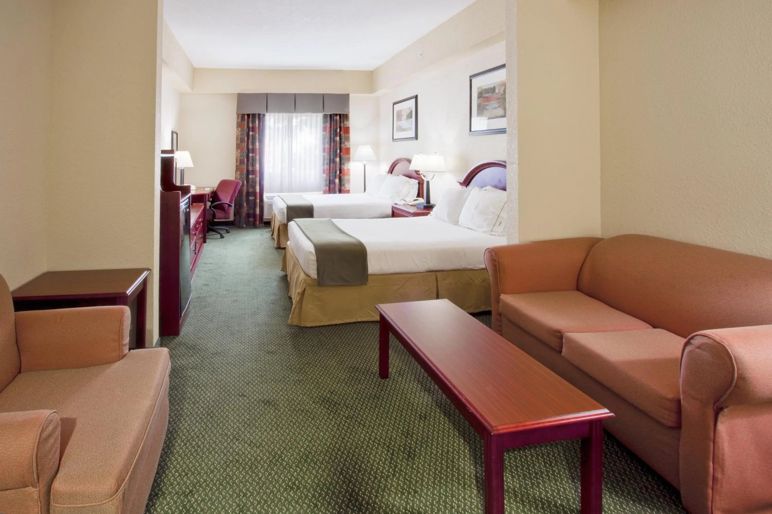 Photo of the whole room, Bed in Holiday Inn Express West Palm Beach Metrocentre by IHG