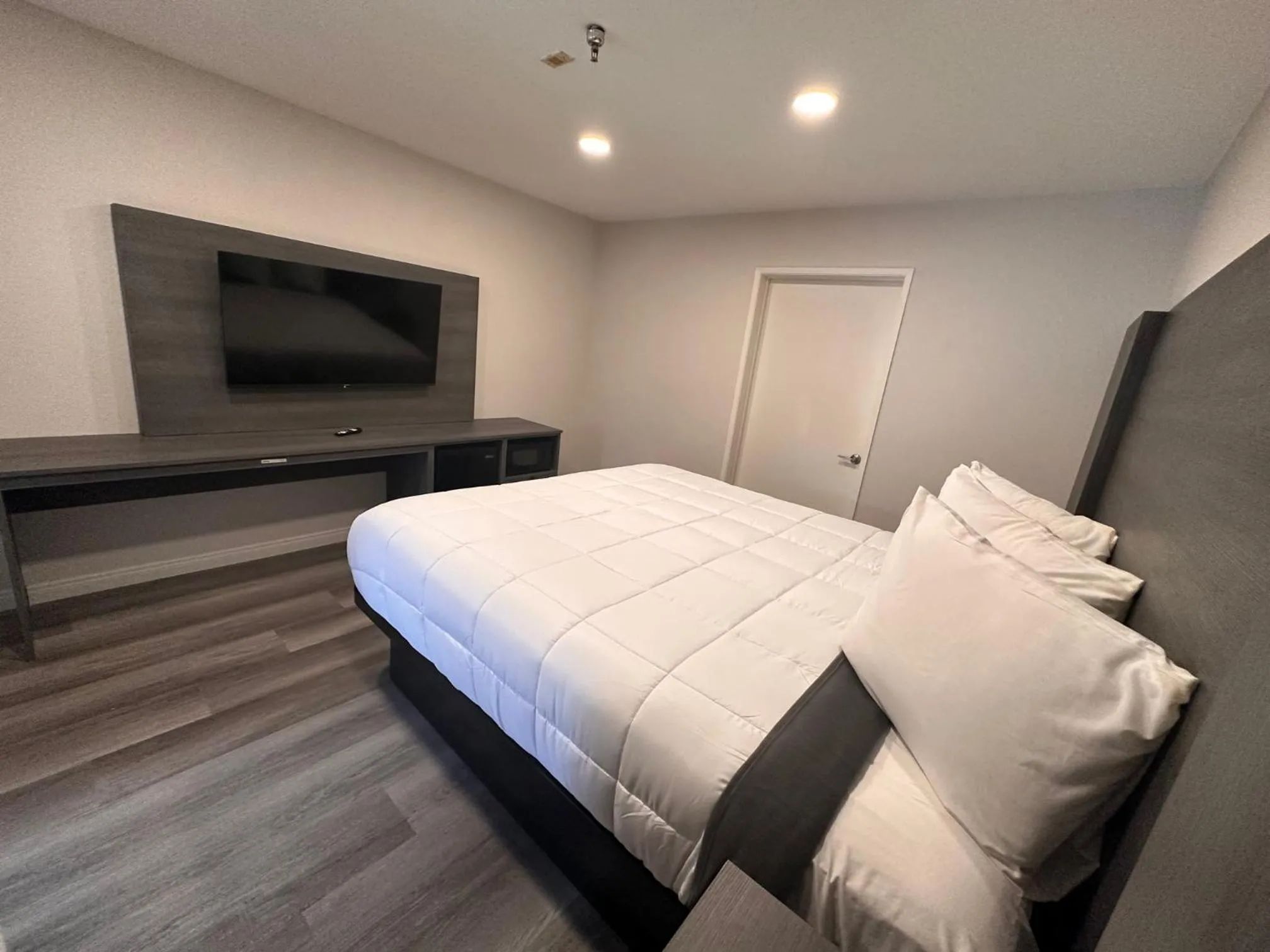 TV and multimedia, Bed in Five Star Inn