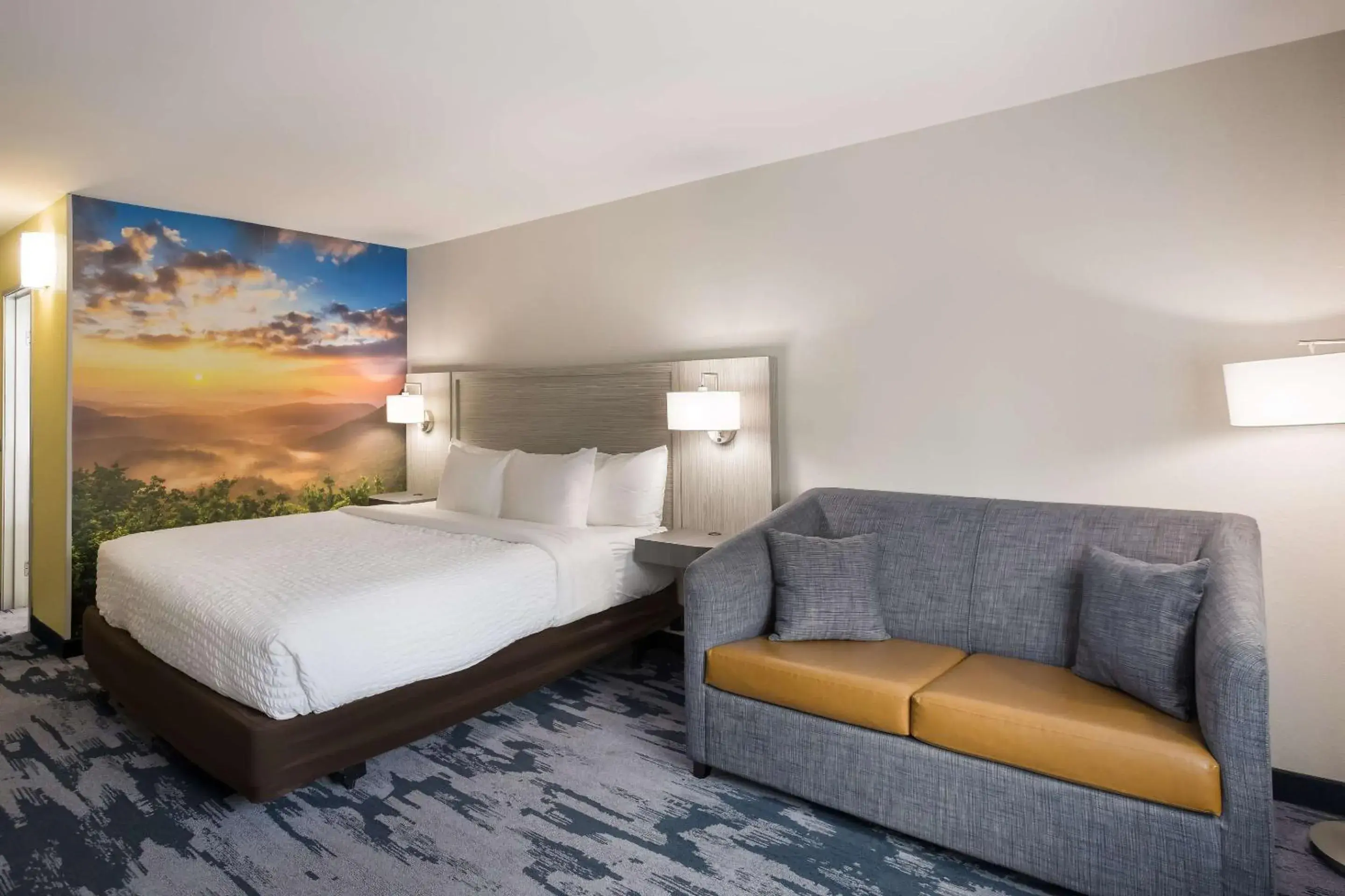 King Room - Non-Smoking in Clarion Pointe Sylva near Cherokee Area King Room - Non-Smoking in Clarion Pointe Sylva near Cherokee Area