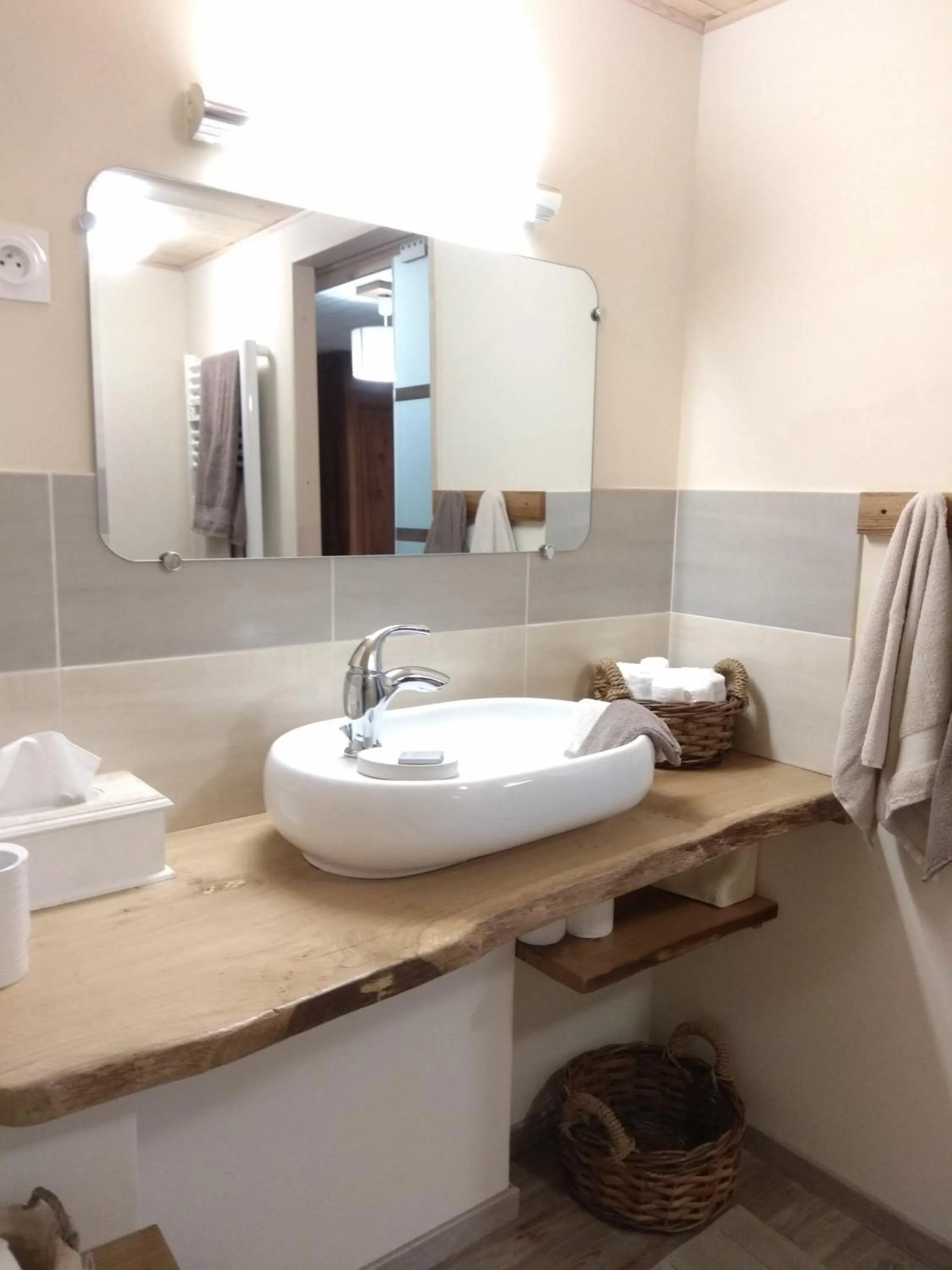 Bathroom in La Ferme Les Mamours