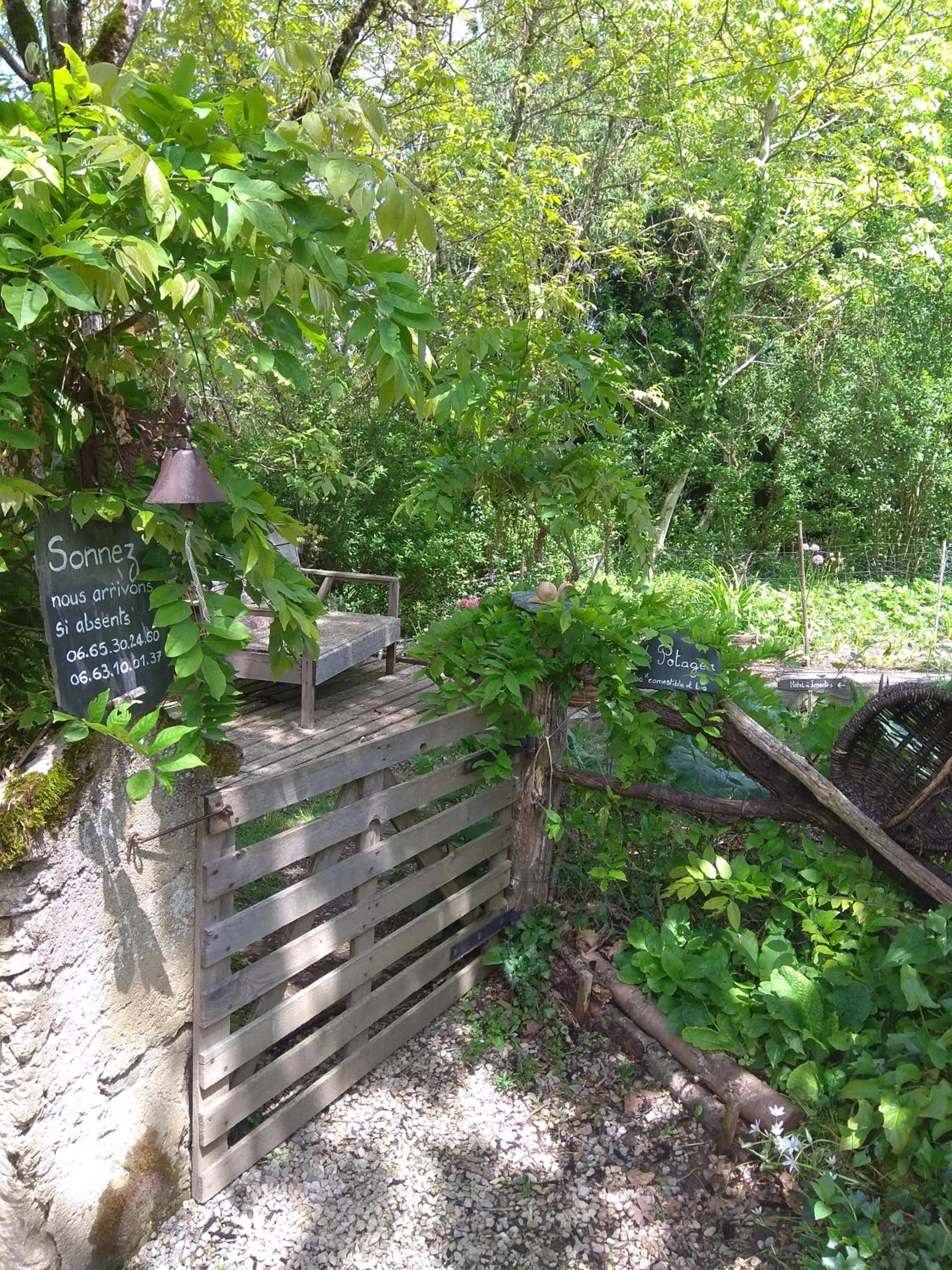 Garden in La Ferme Les Mamours