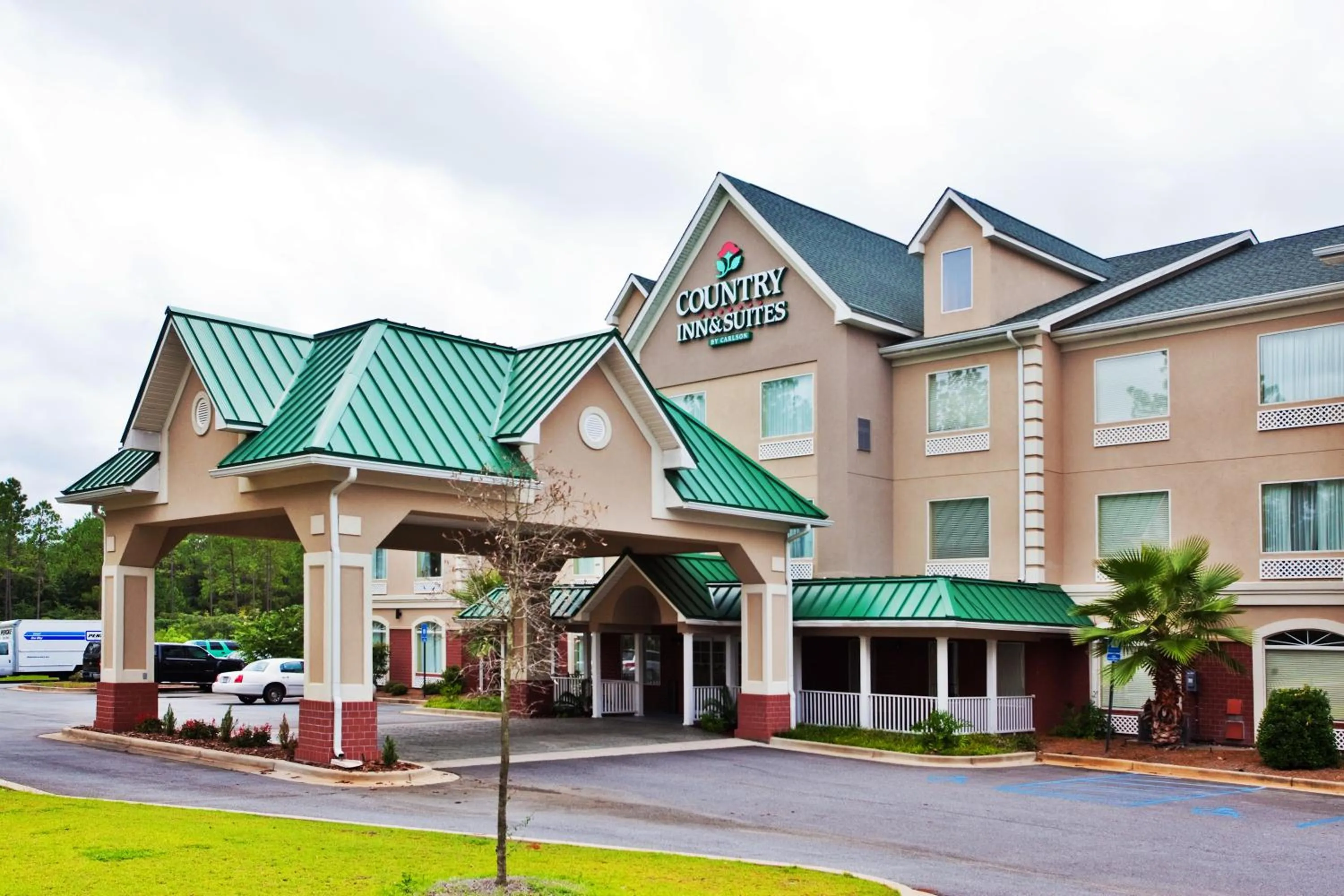 Facade/entrance in Country Inn & Suites by Radisson, Albany, GA