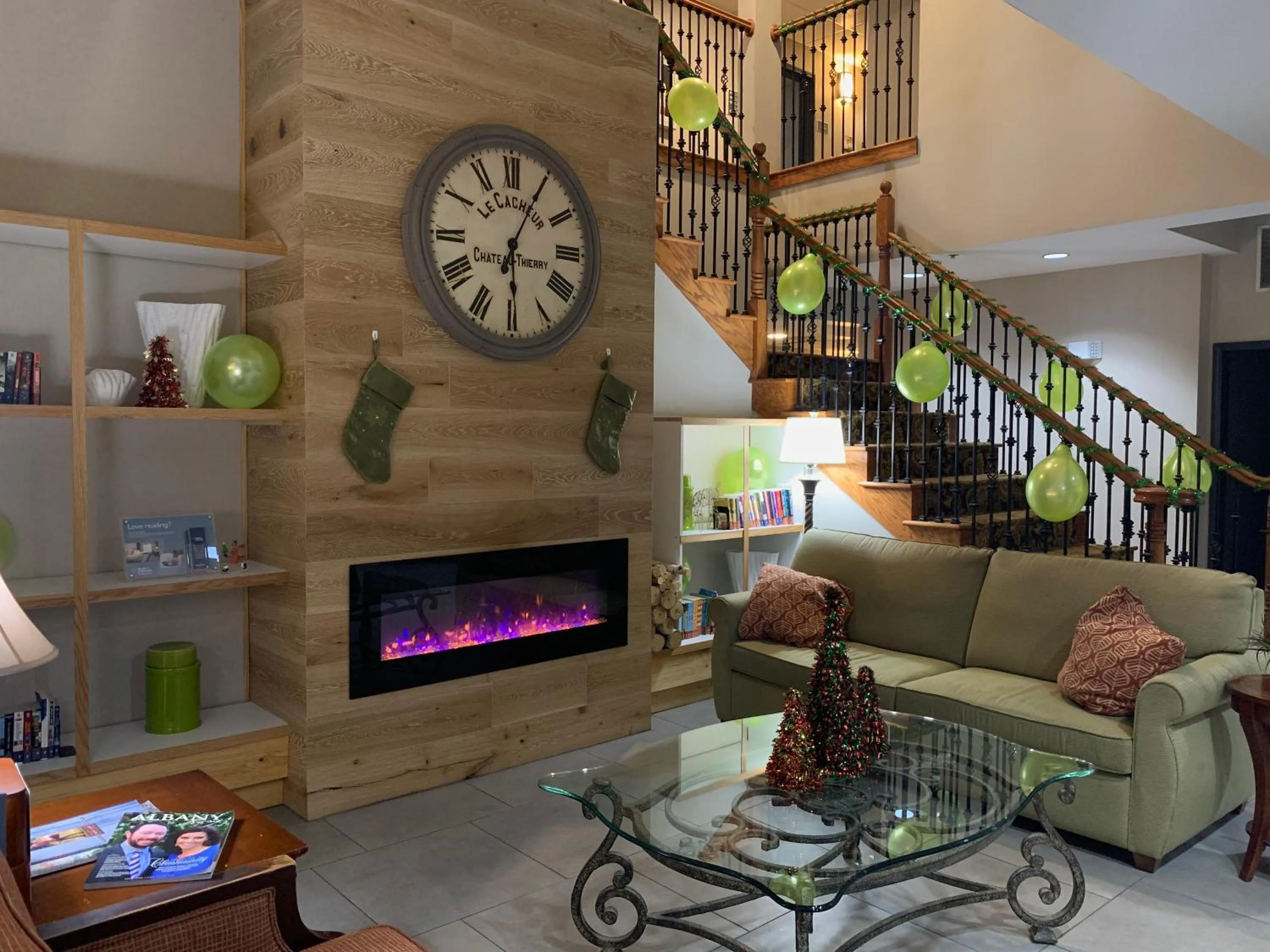 Seating area in Country Inn & Suites by Radisson, Albany, GA