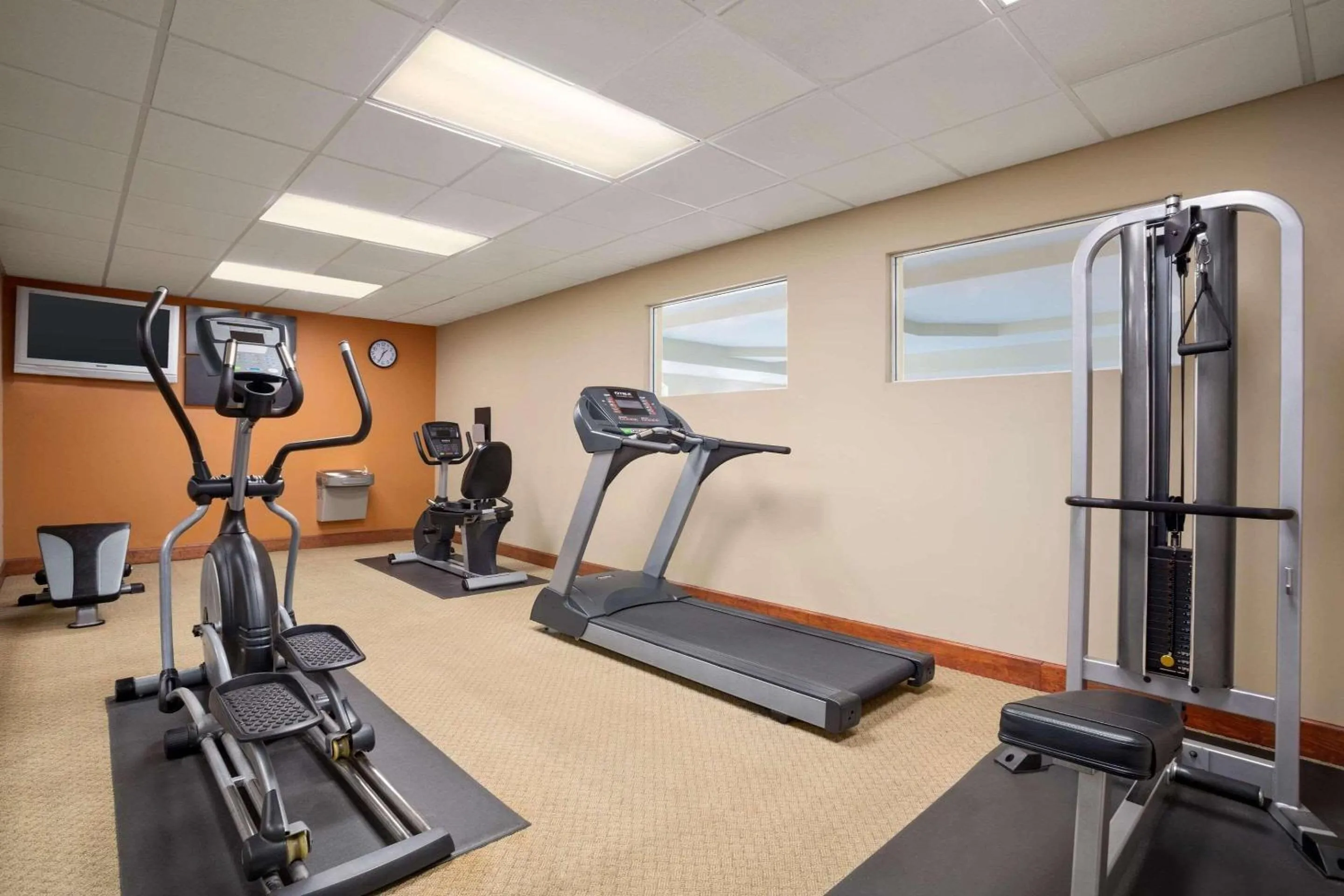 Fitness centre/facilities in Country Inn & Suites by Radisson, Albany, GA