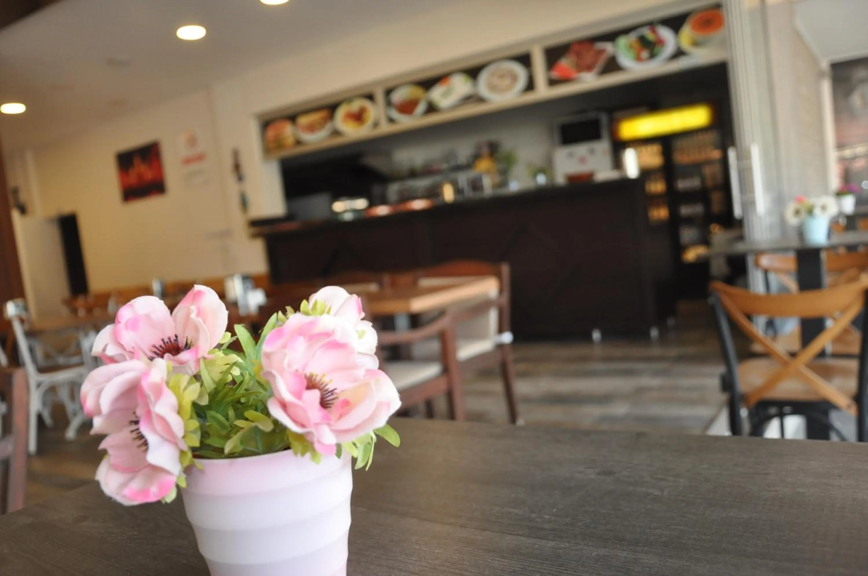 Restaurant/places to eat in Neoss Boutique Hotel