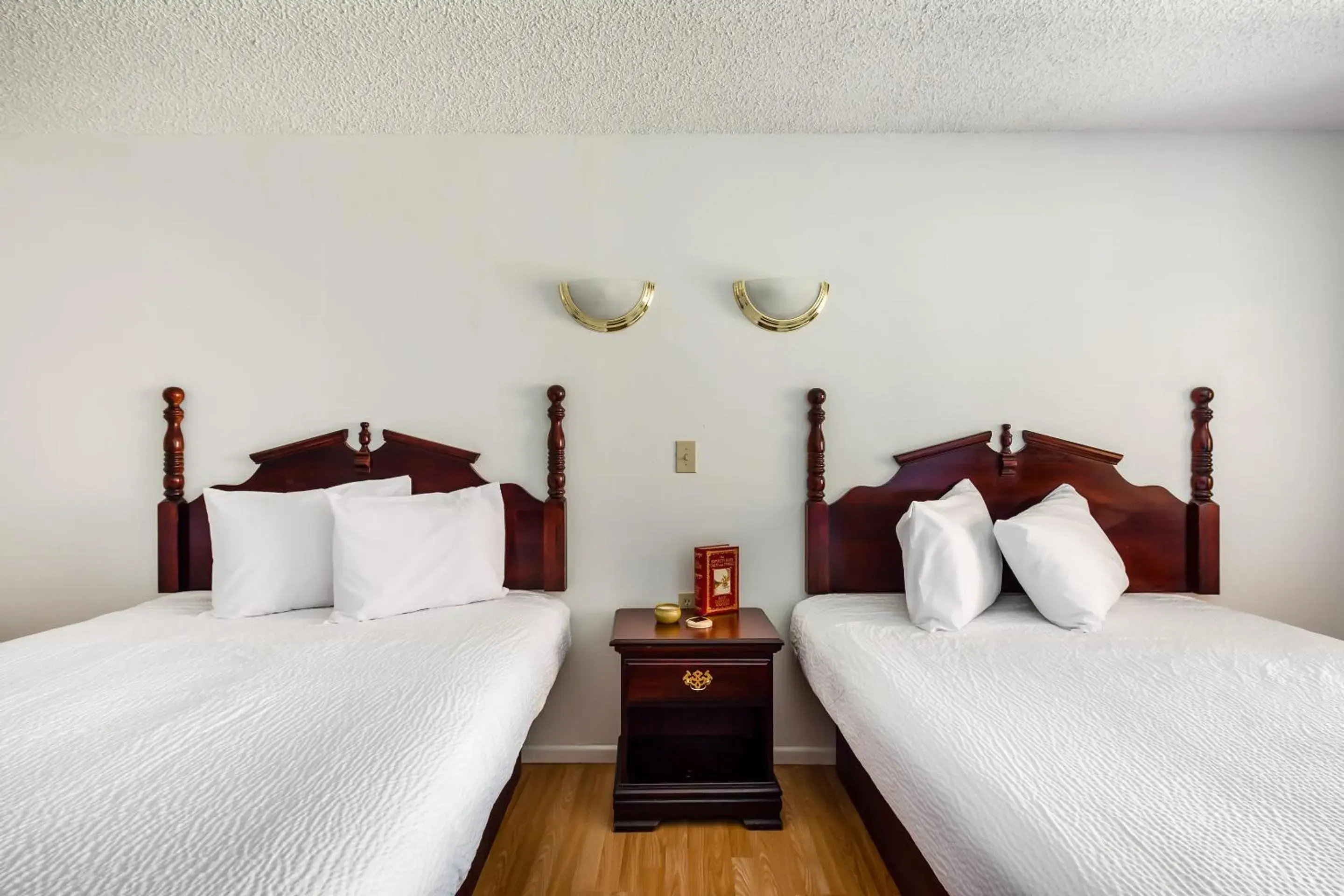 2 Queen Bed Smoking in OYO Hotel Groesbeck 2 Queen Bed Smoking in OYO Hotel Groesbeck