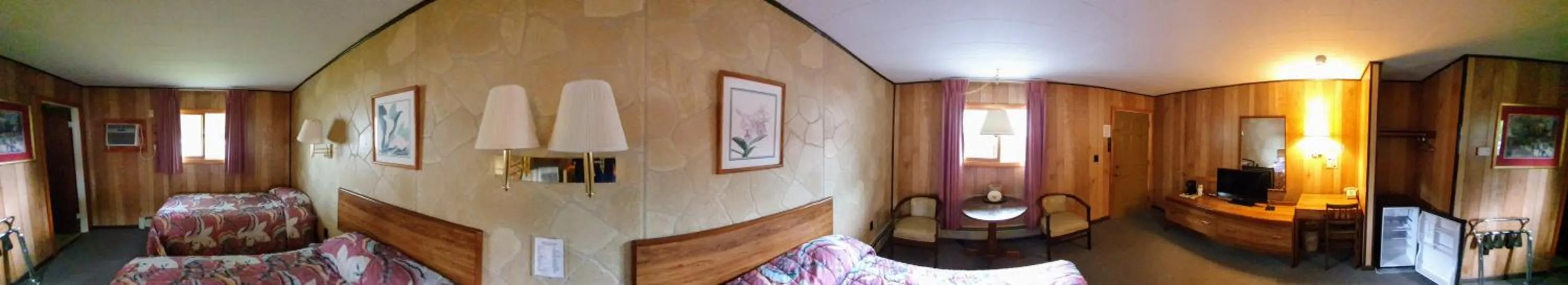 Bed in Red Ranch Inn