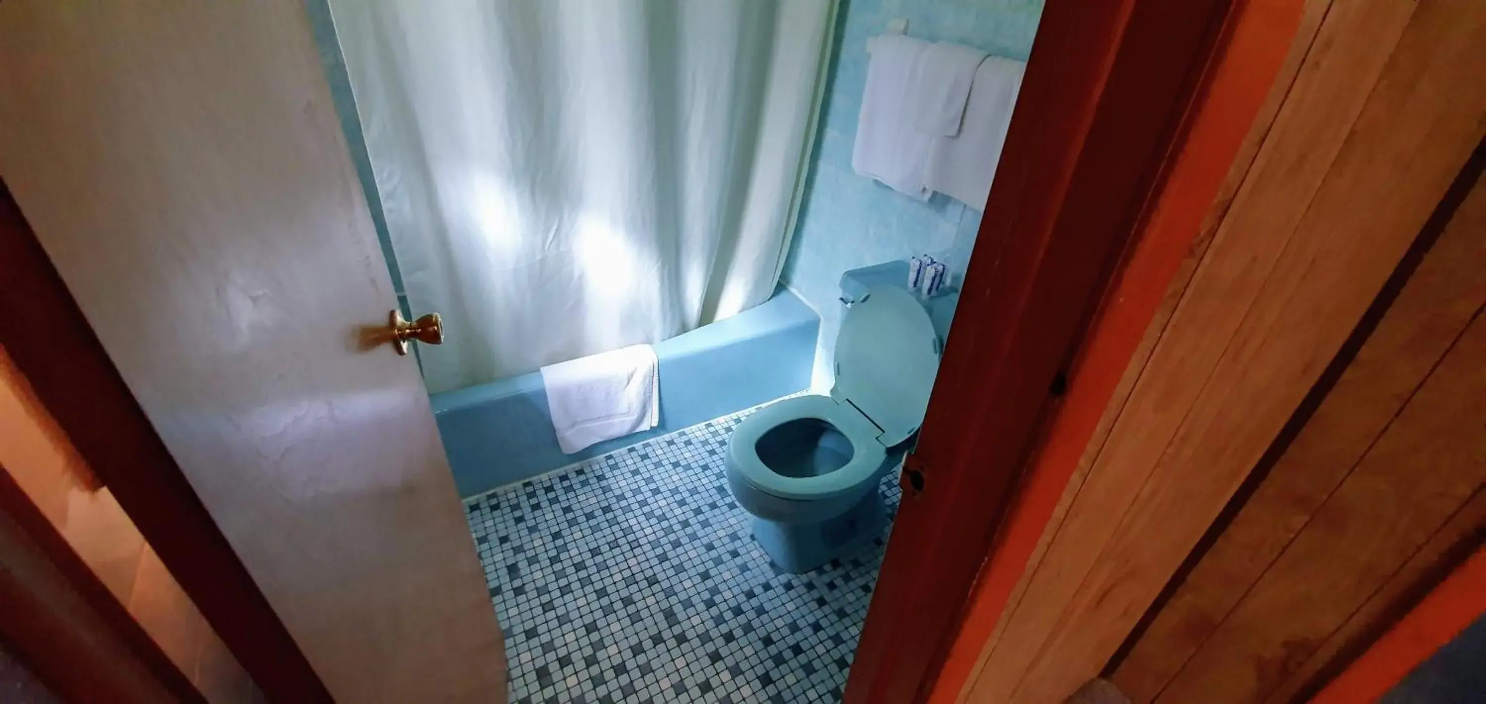 Queen Room in Red Ranch Inn Queen Room in Red Ranch Inn