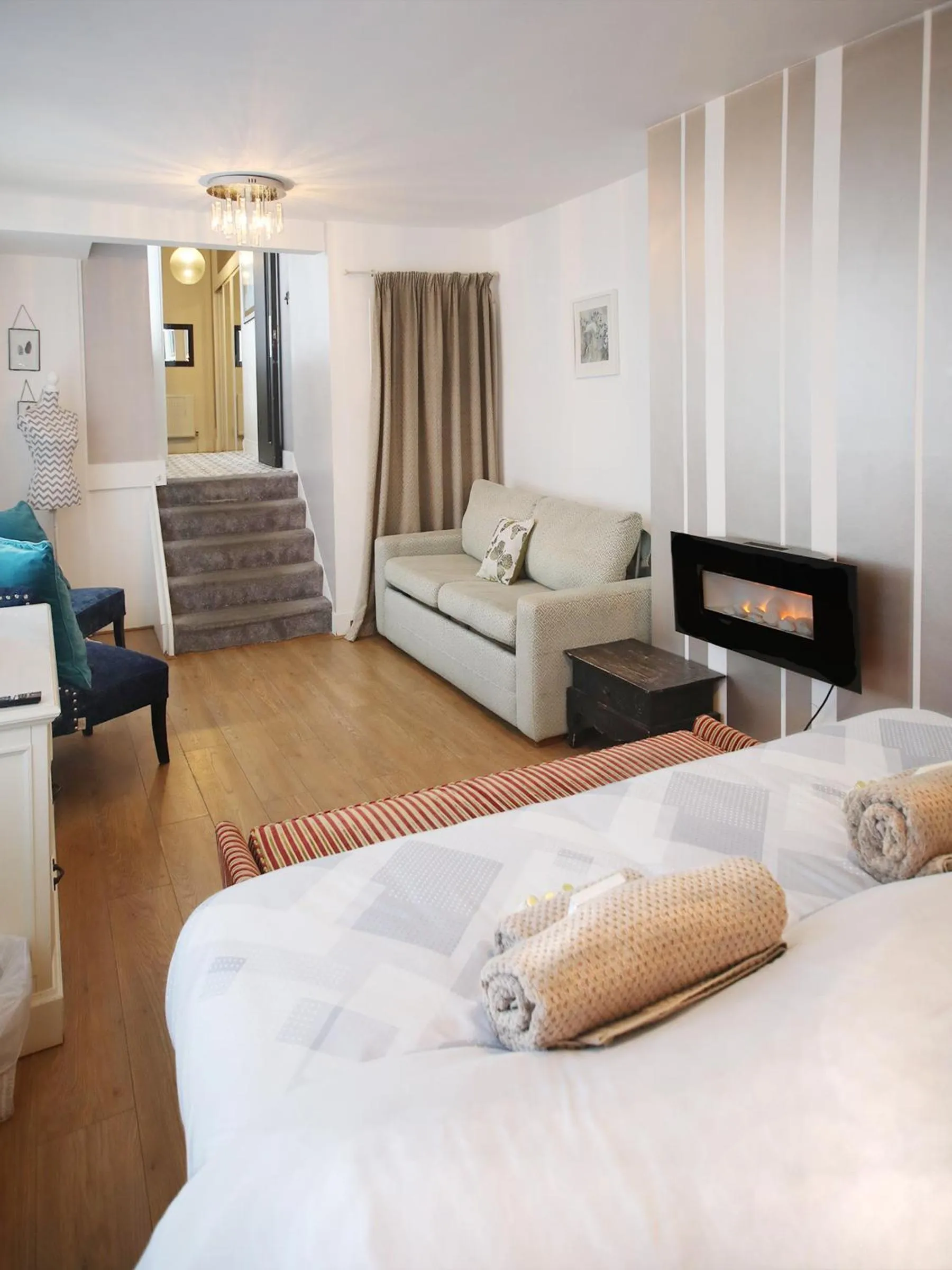 Photo of the whole room, Bed in The Wellington Restaurant and Bar