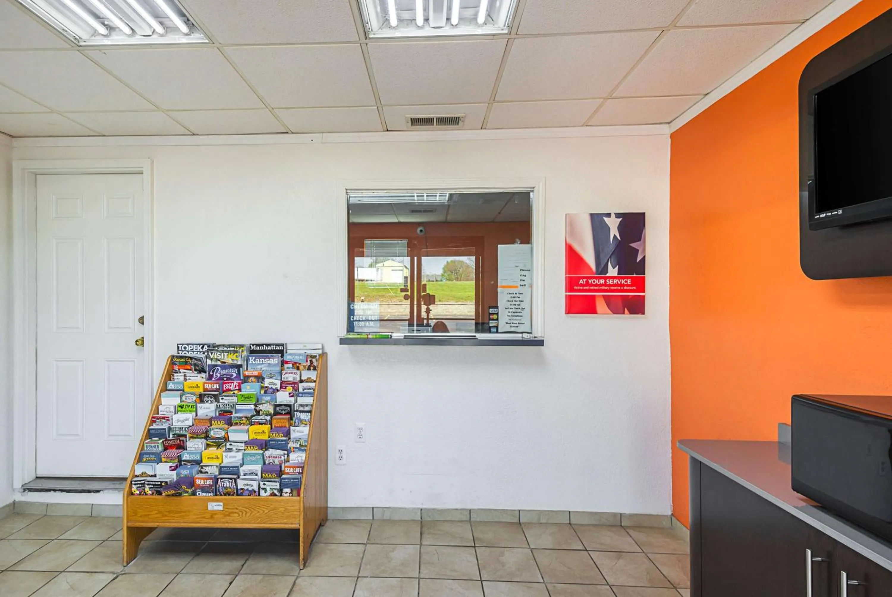 Lobby or reception in Motel 6-Blue Springs, MO