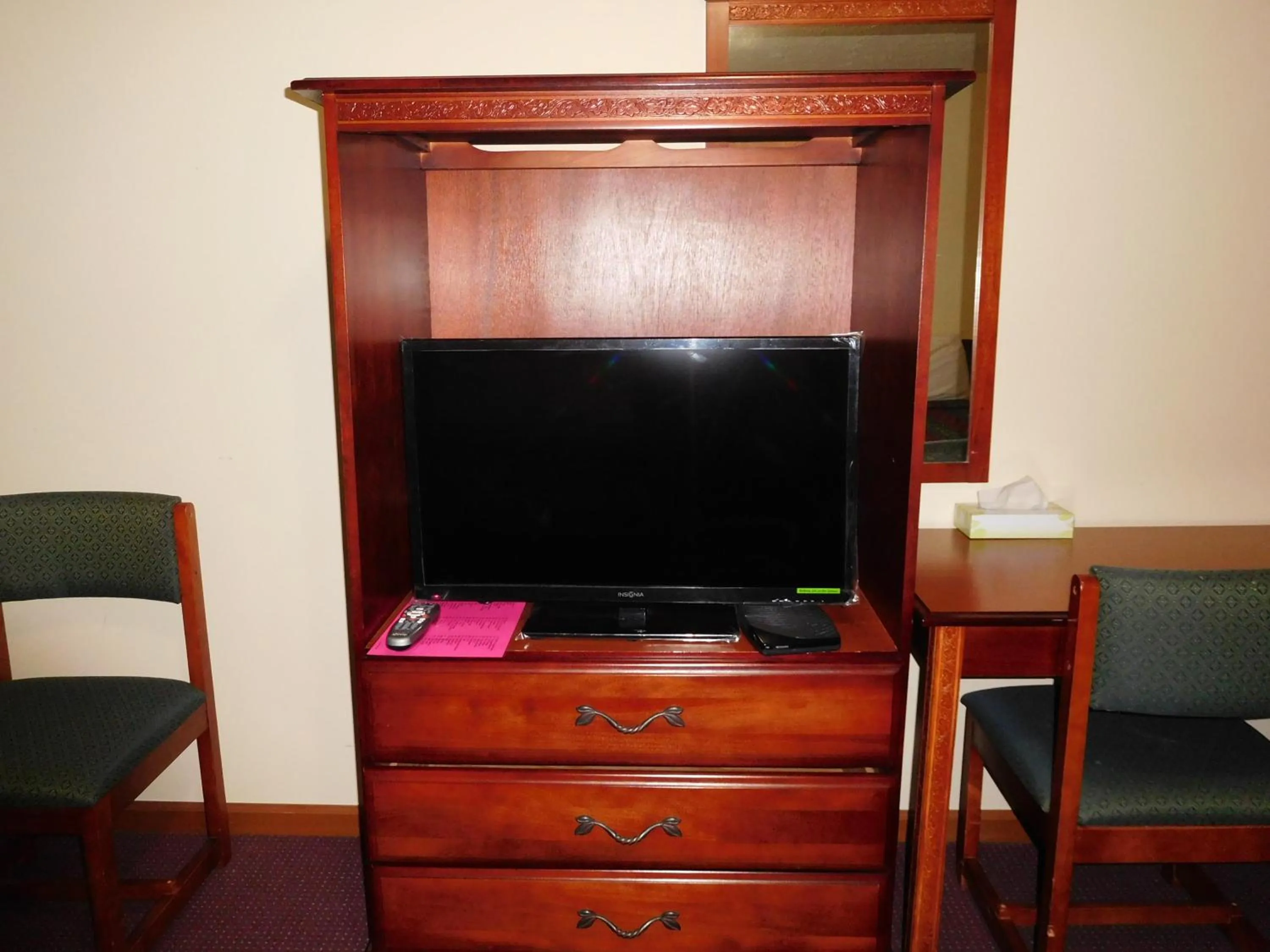 TV and multimedia in Attica Inn