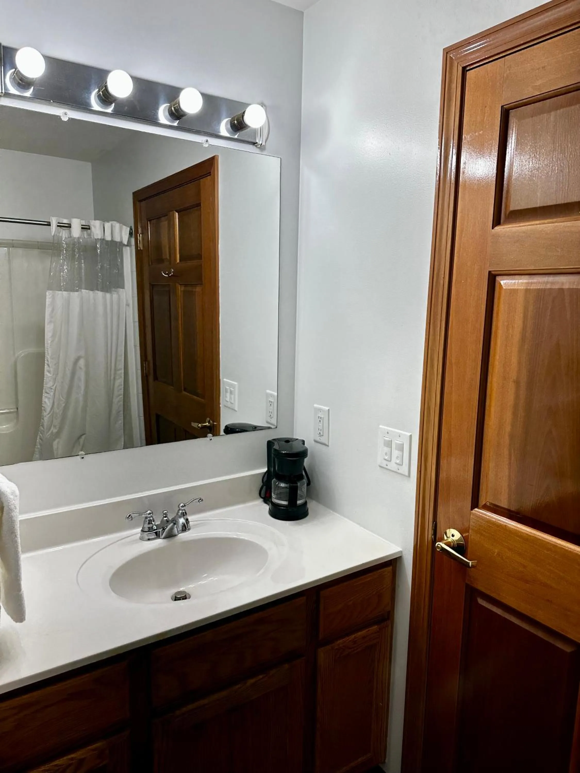 Bathroom in Attica Inn